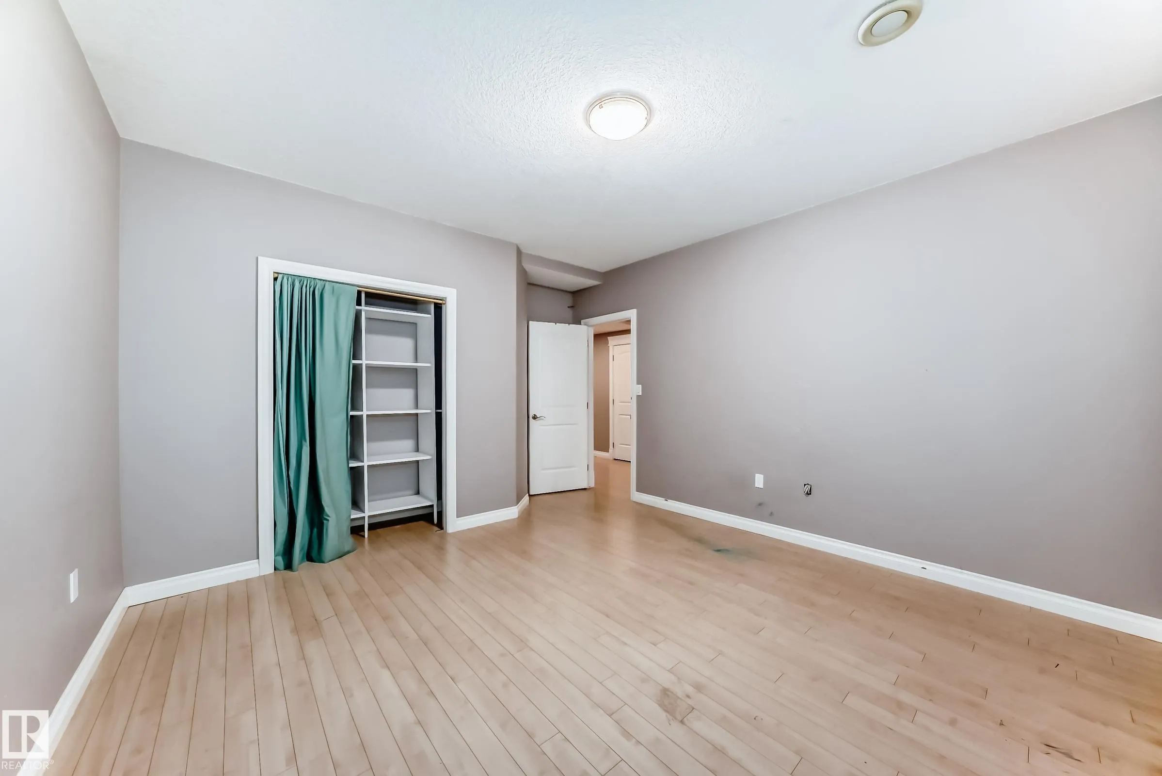 13608 160 Avenue