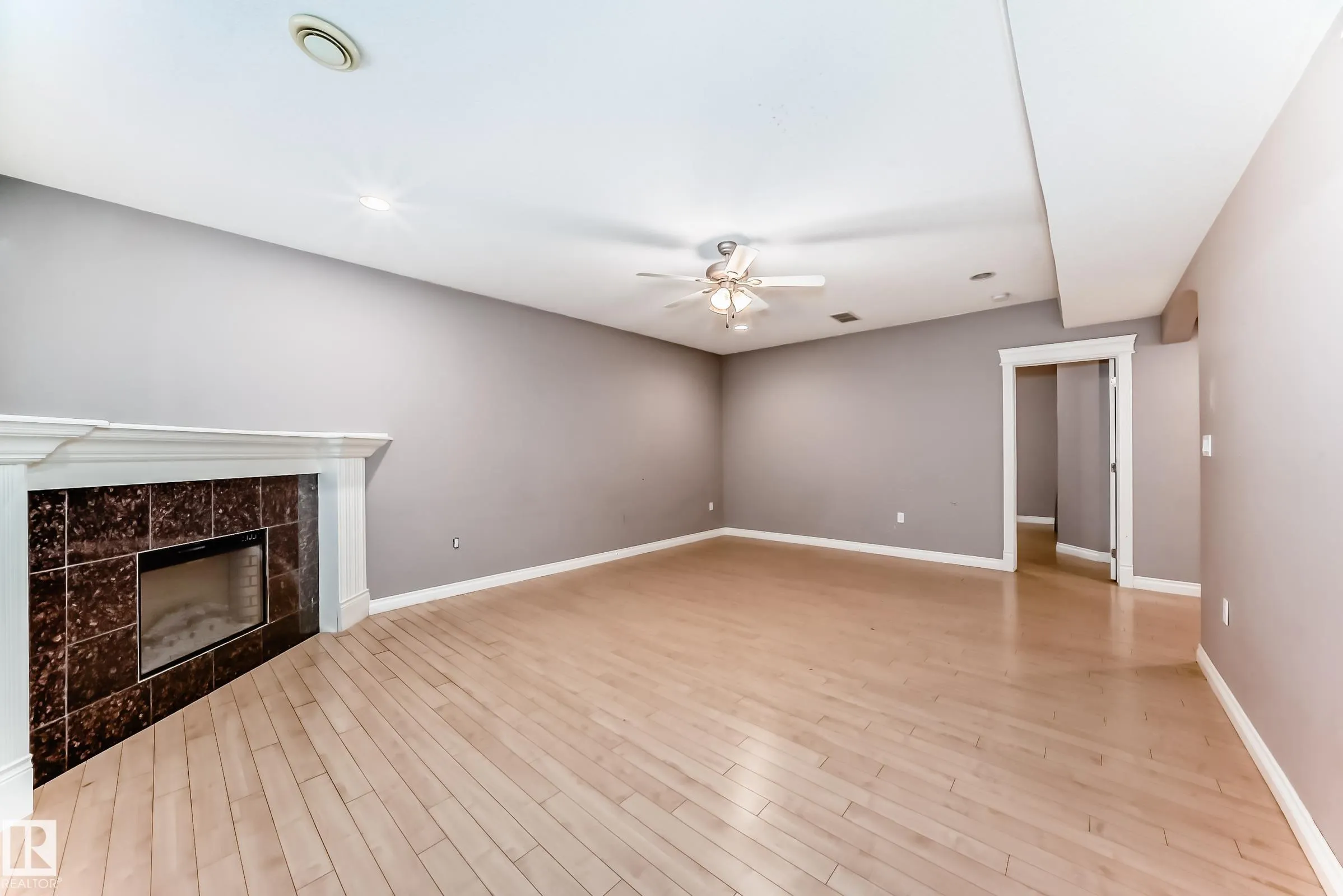 13608 160 Avenue