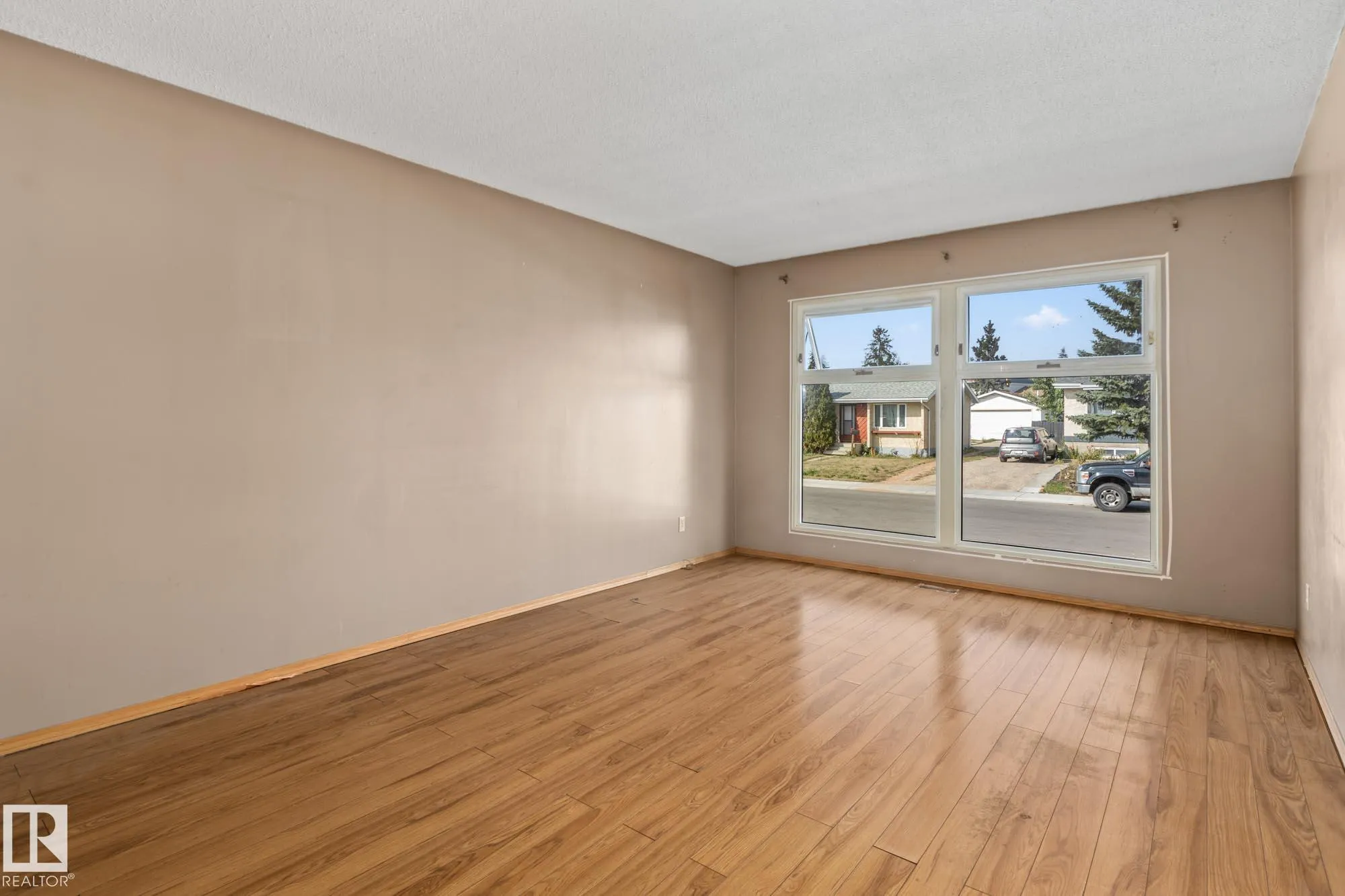 9911 170 Avenue