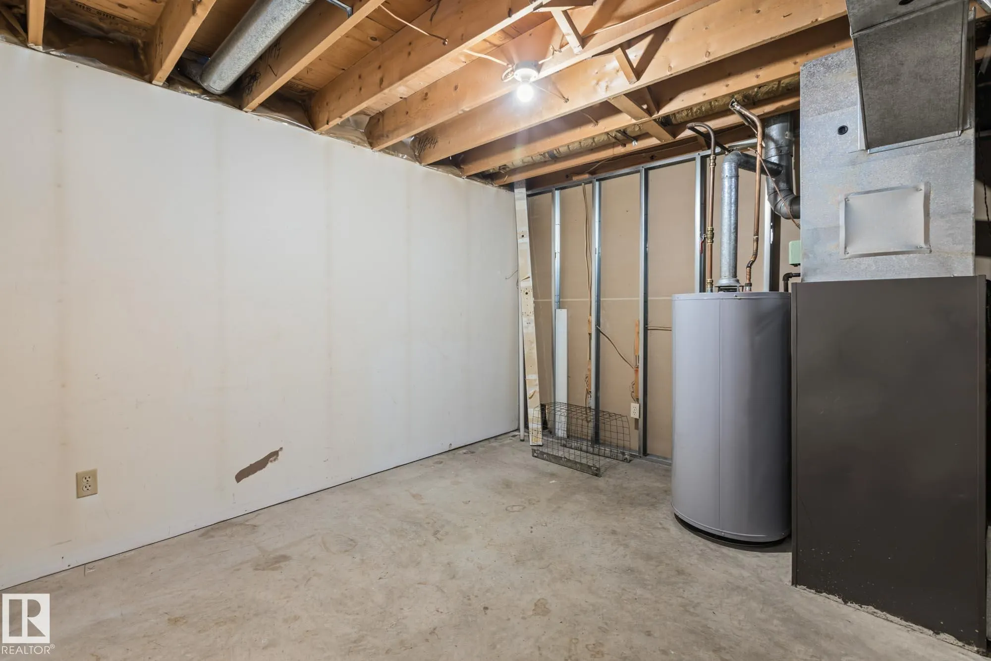 9911 170 Avenue