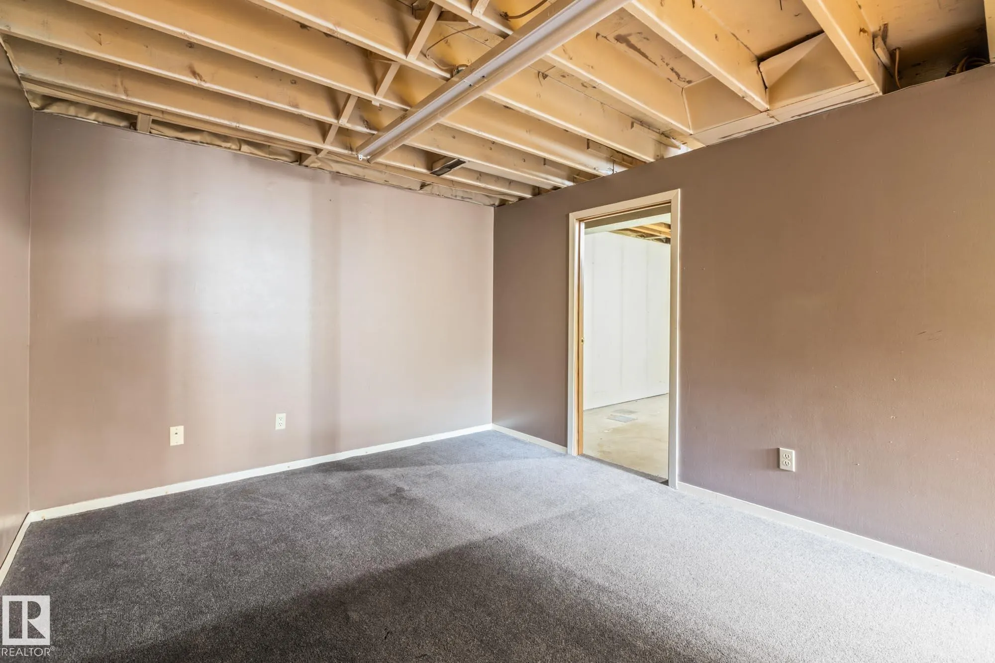 9911 170 Avenue