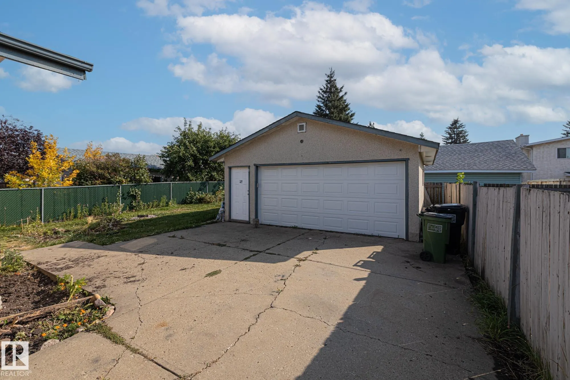 9911 170 Avenue