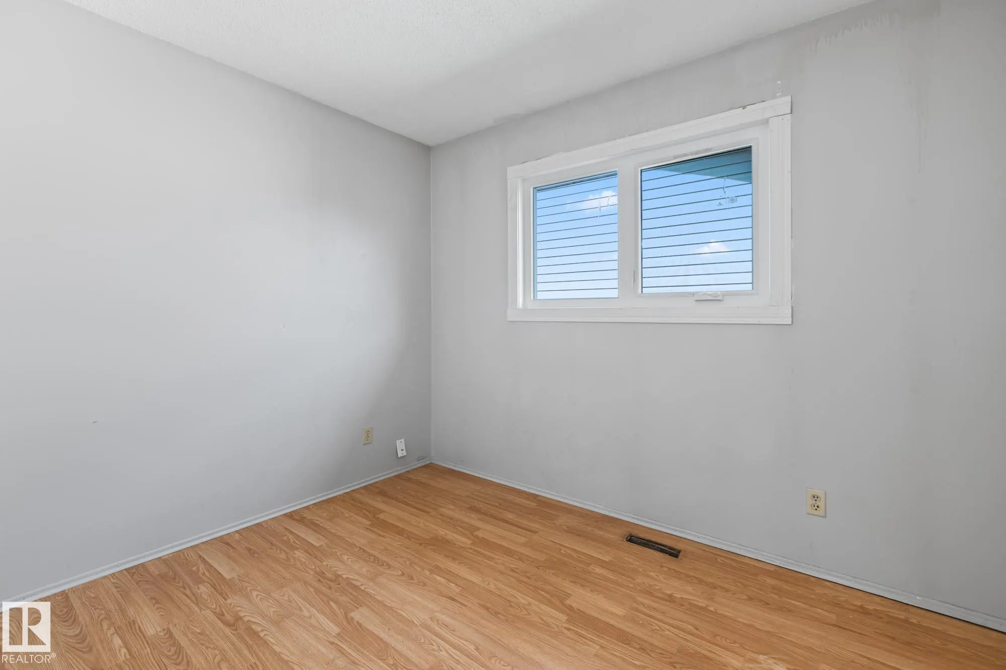 9911 170 Avenue