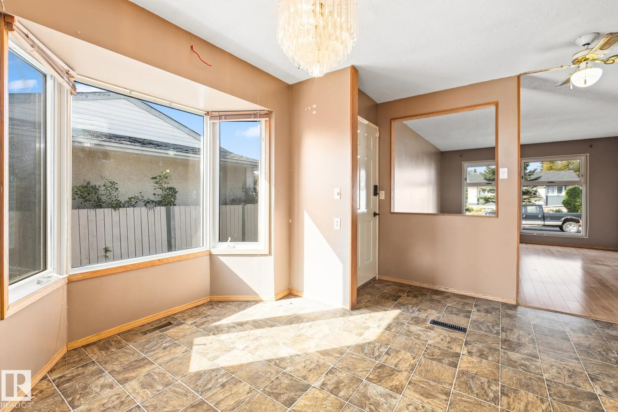 9911 170 Avenue
