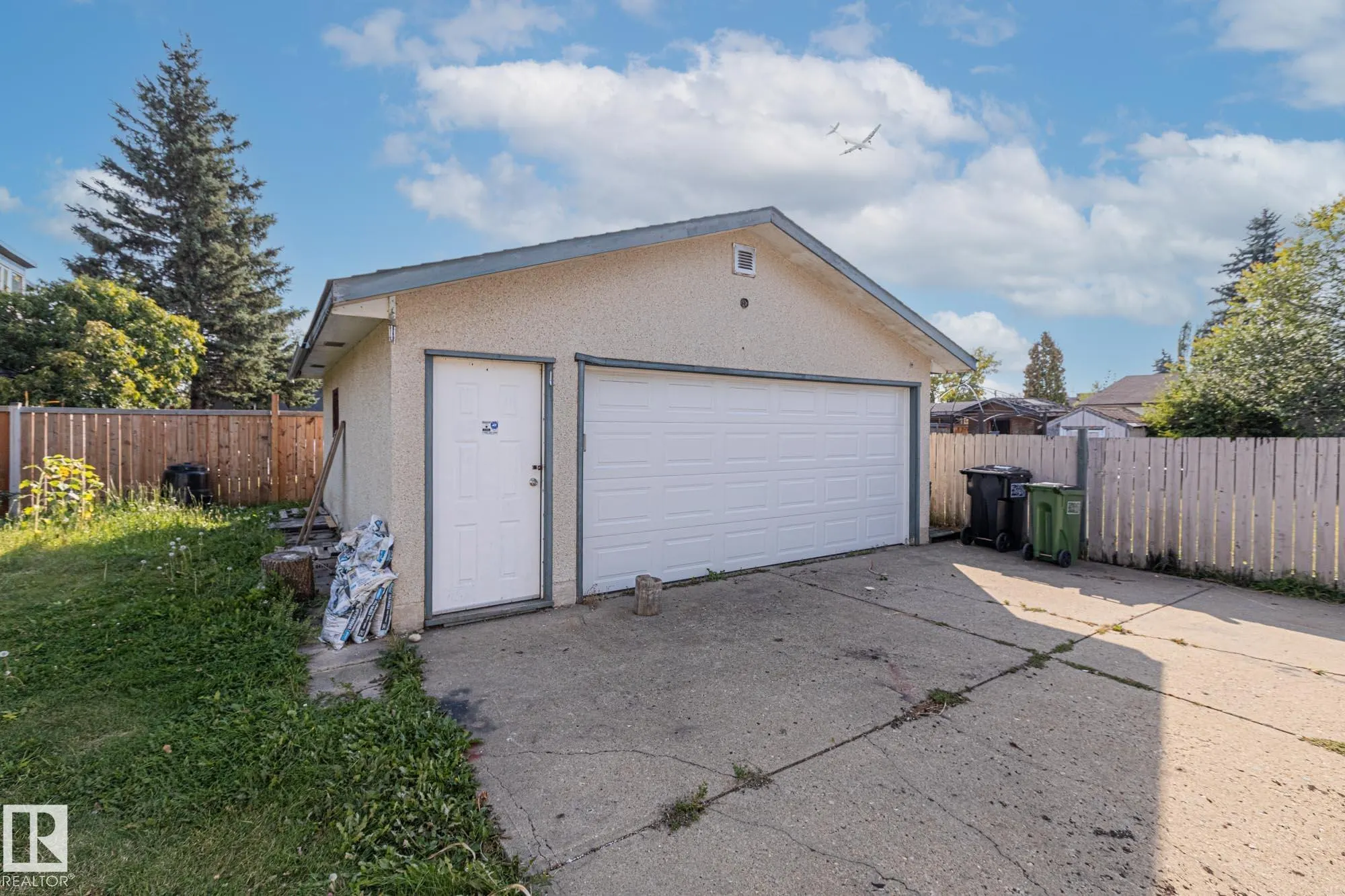 9911 170 Avenue
