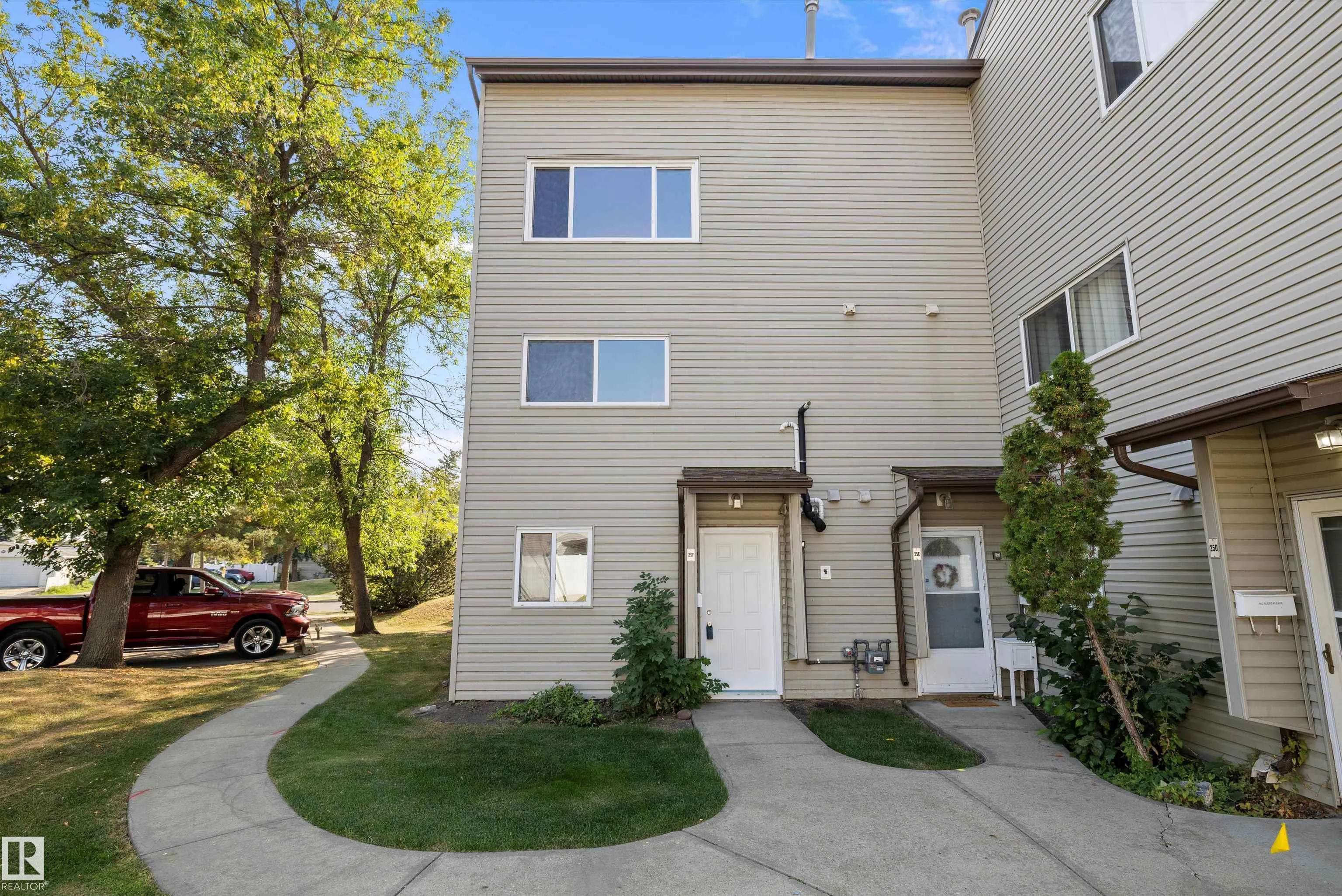 25F MEADOWLARK Village