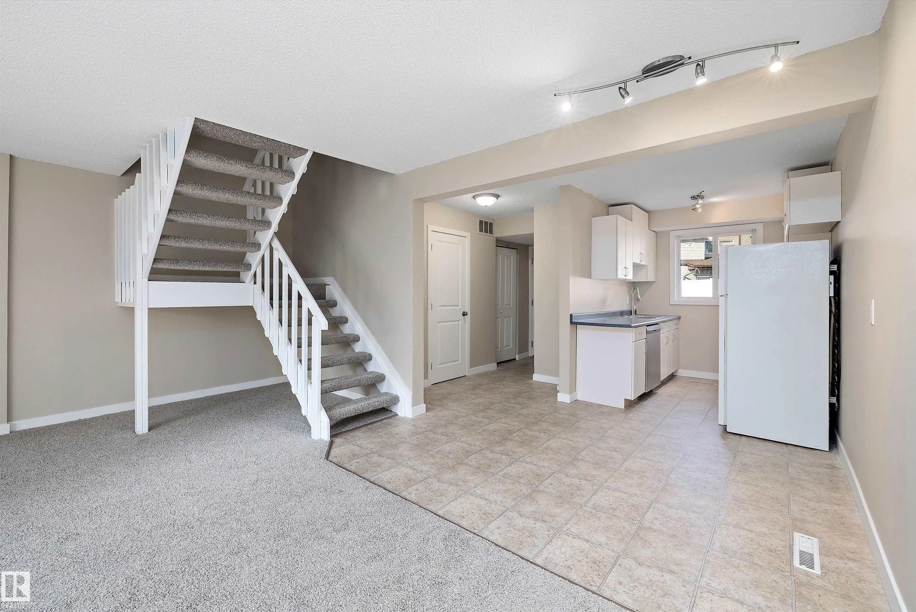 25F MEADOWLARK Village