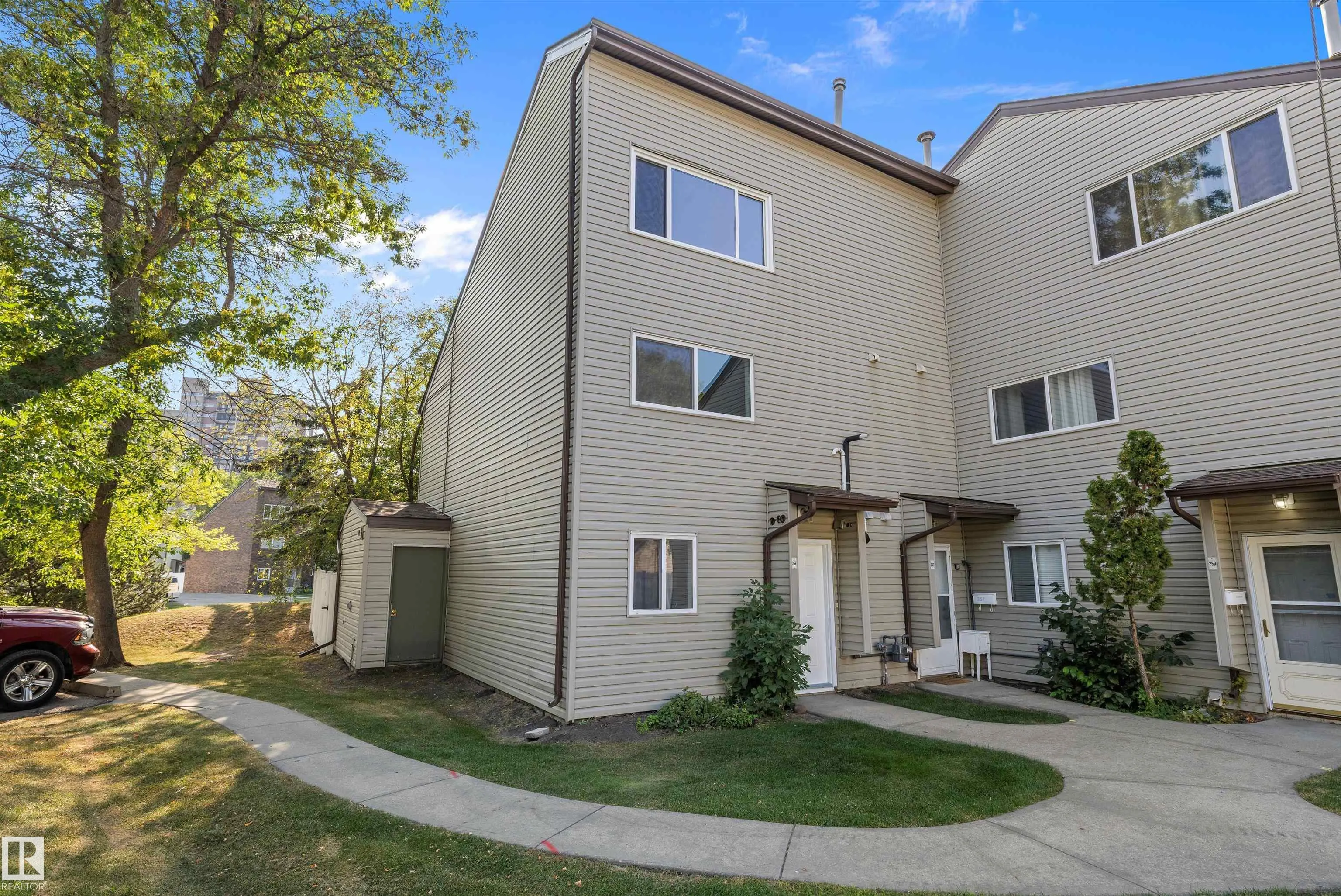 25F MEADOWLARK Village