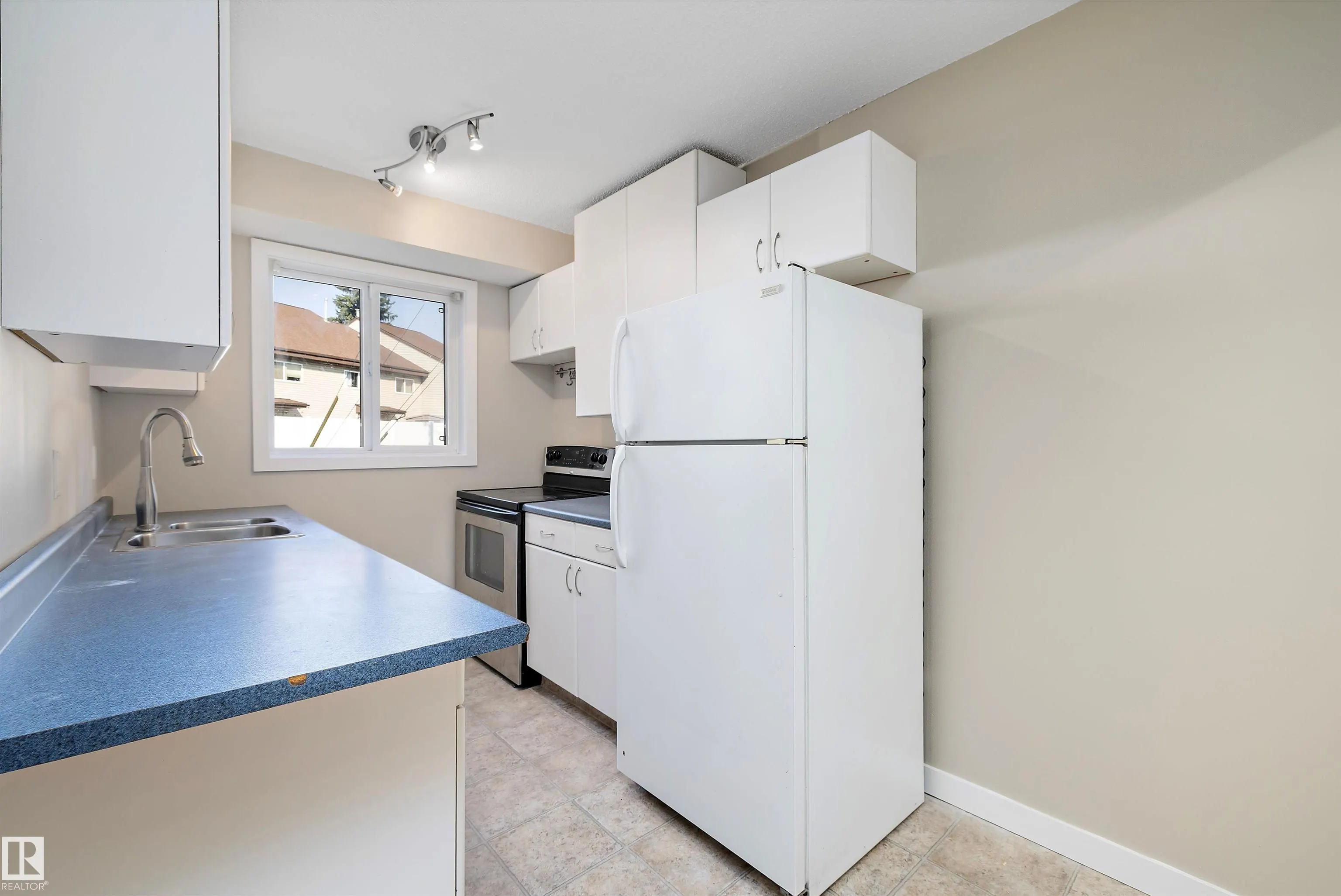 25F MEADOWLARK Village