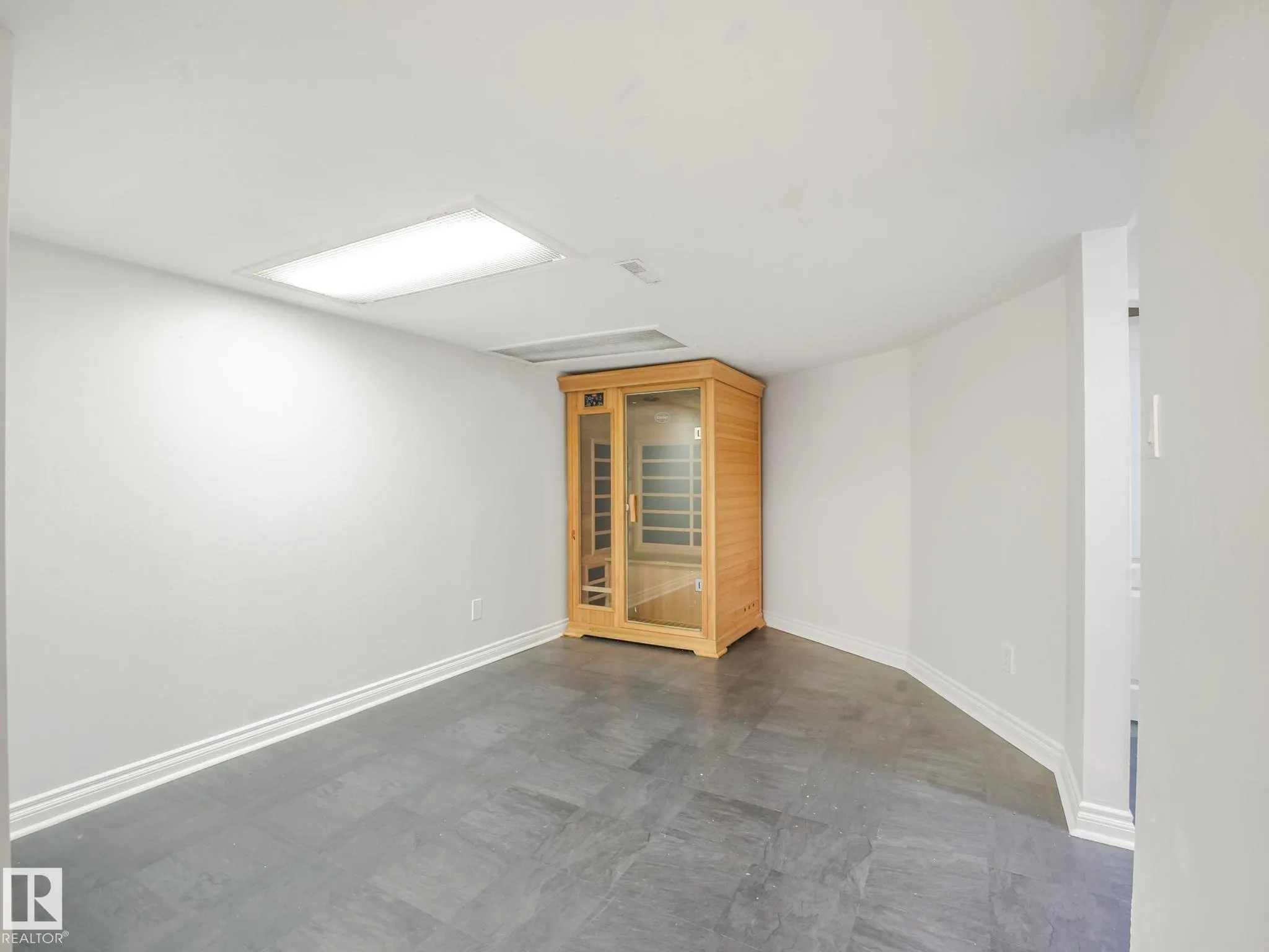 436 OLSEN Close
