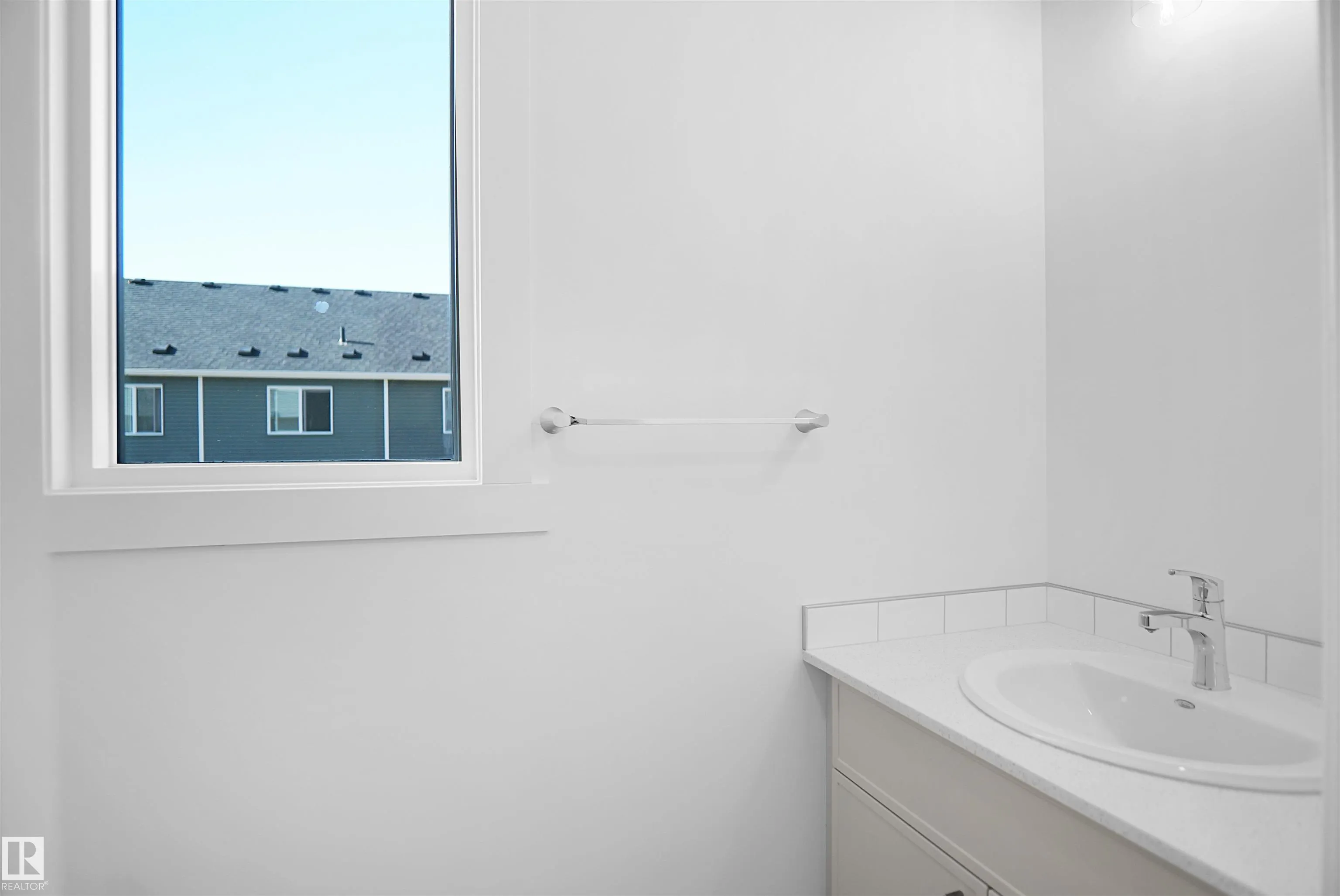 1025 Secord Promenade