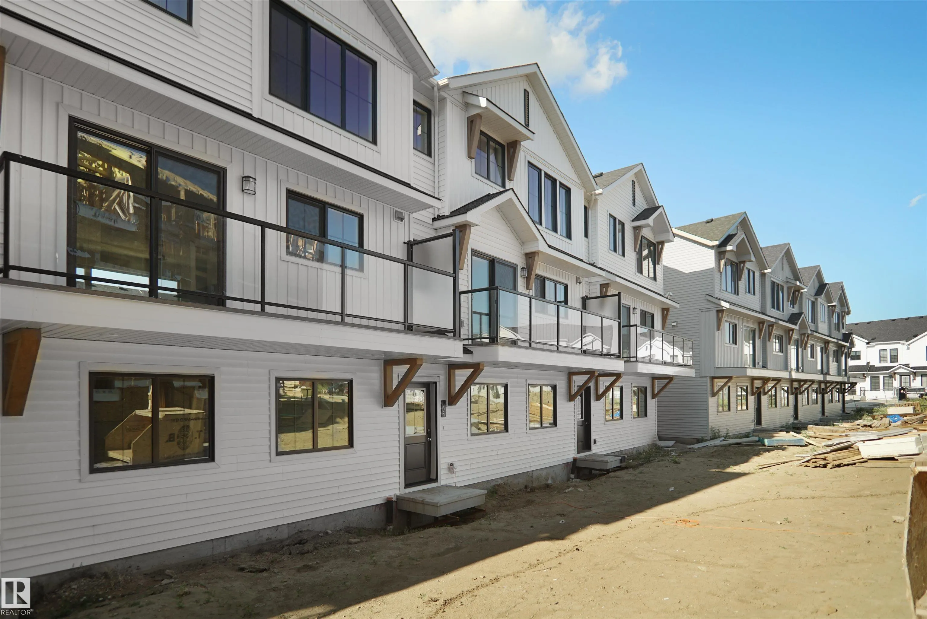 1025 Secord Promenade