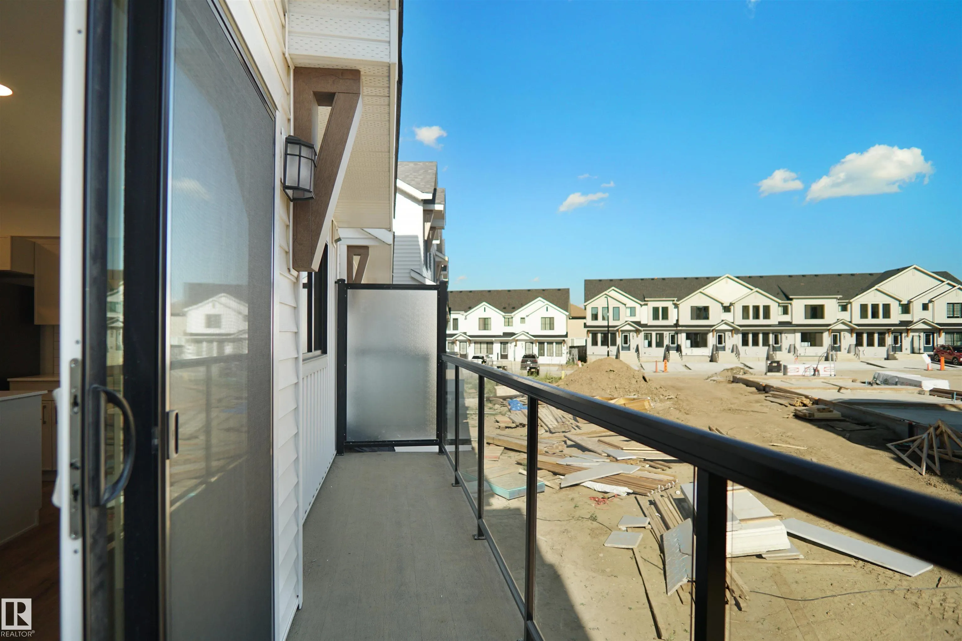 1025 Secord Promenade