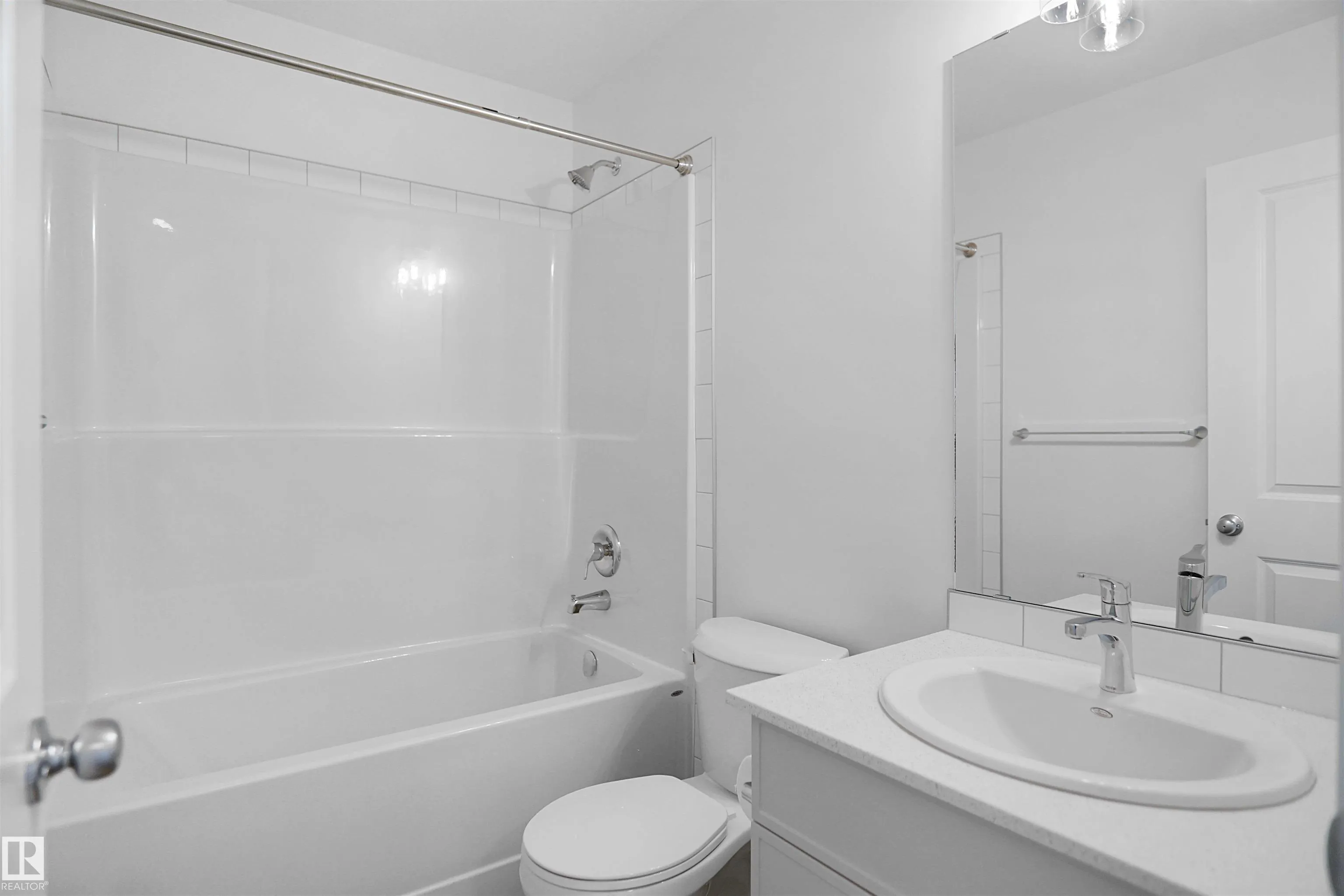 1025 Secord Promenade