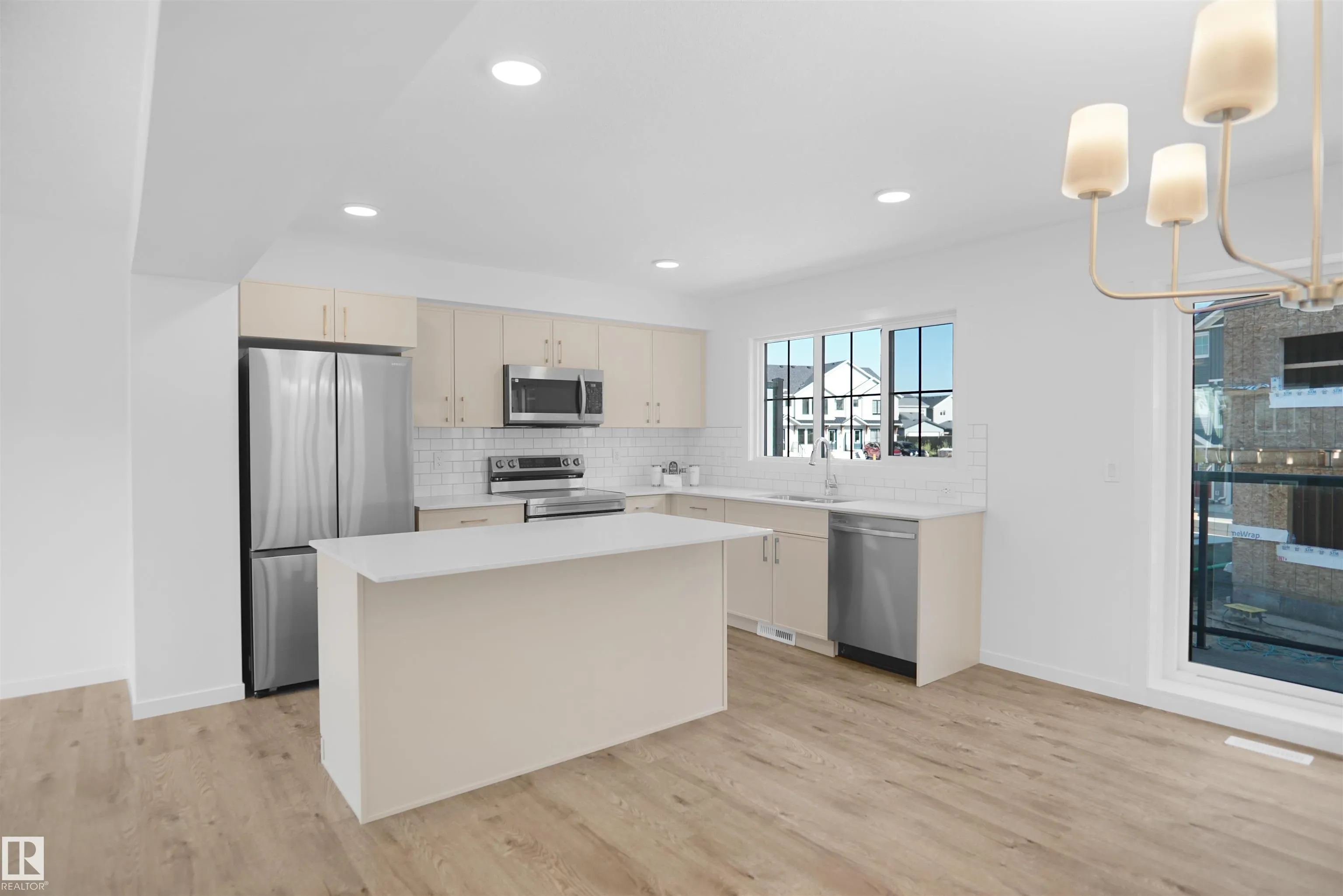 1025 Secord Promenade