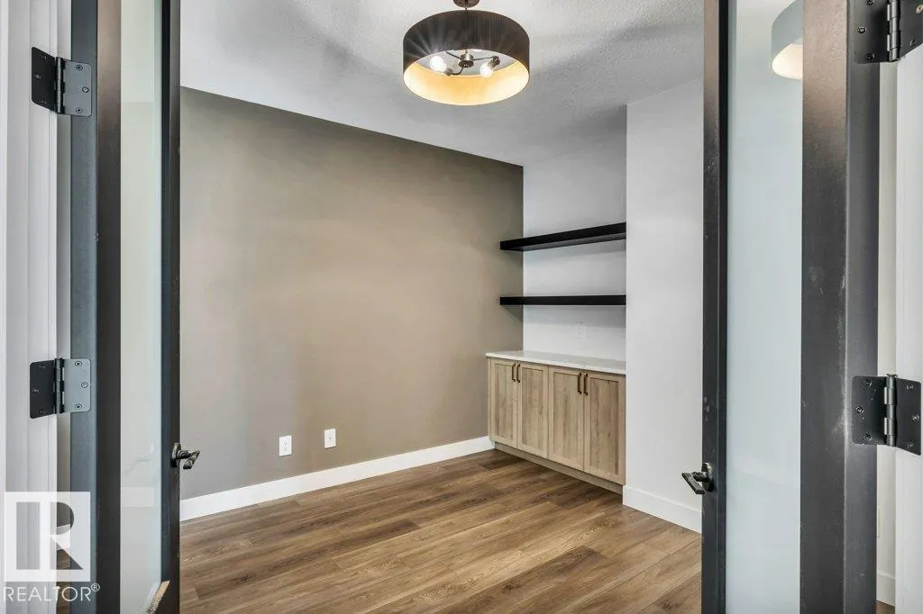 68 Eldridge Point(e)