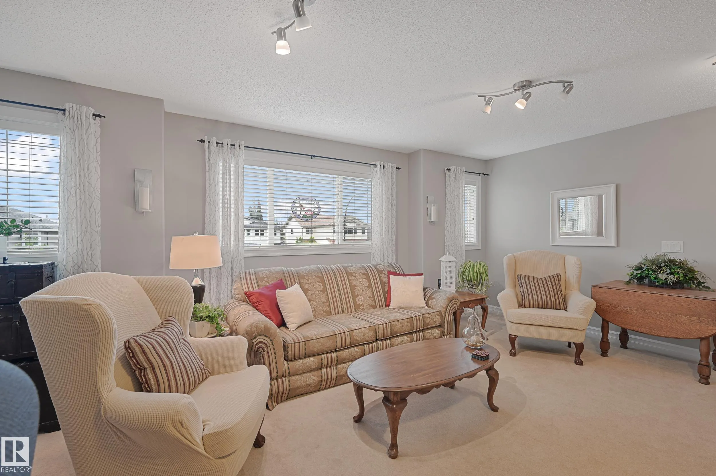 7 SPRING GROVE Crescent