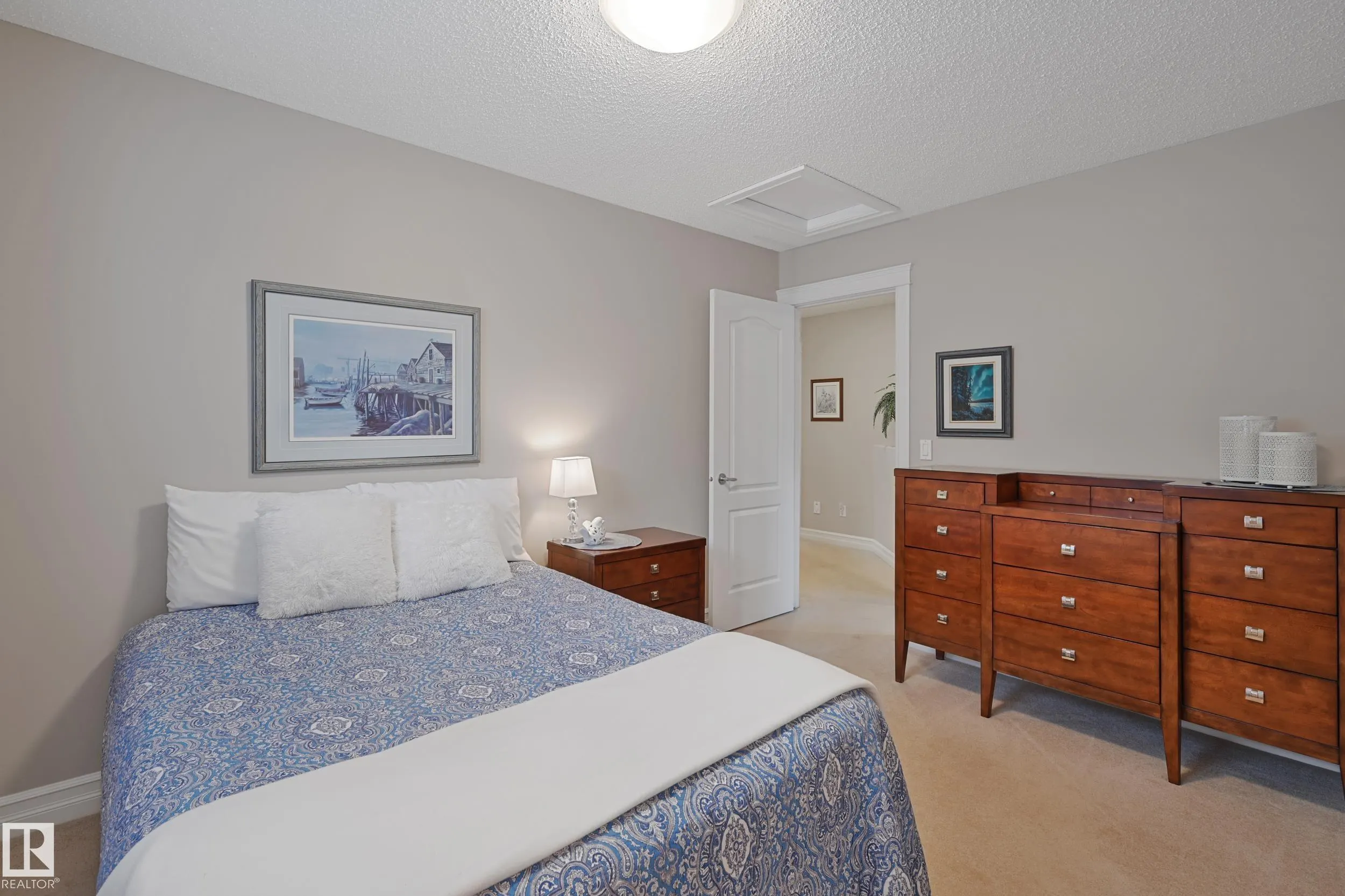 7 SPRING GROVE Crescent