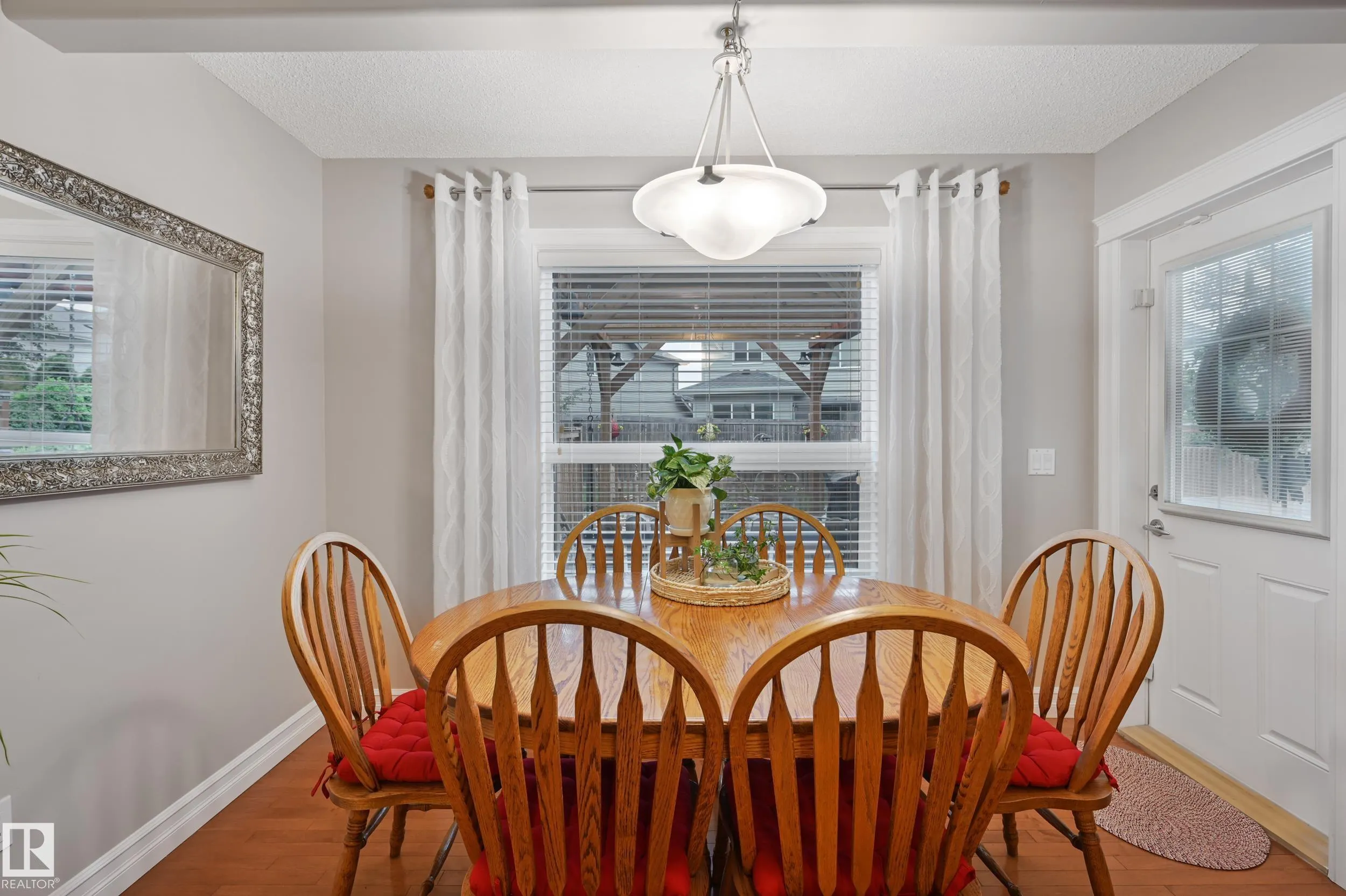 7 SPRING GROVE Crescent