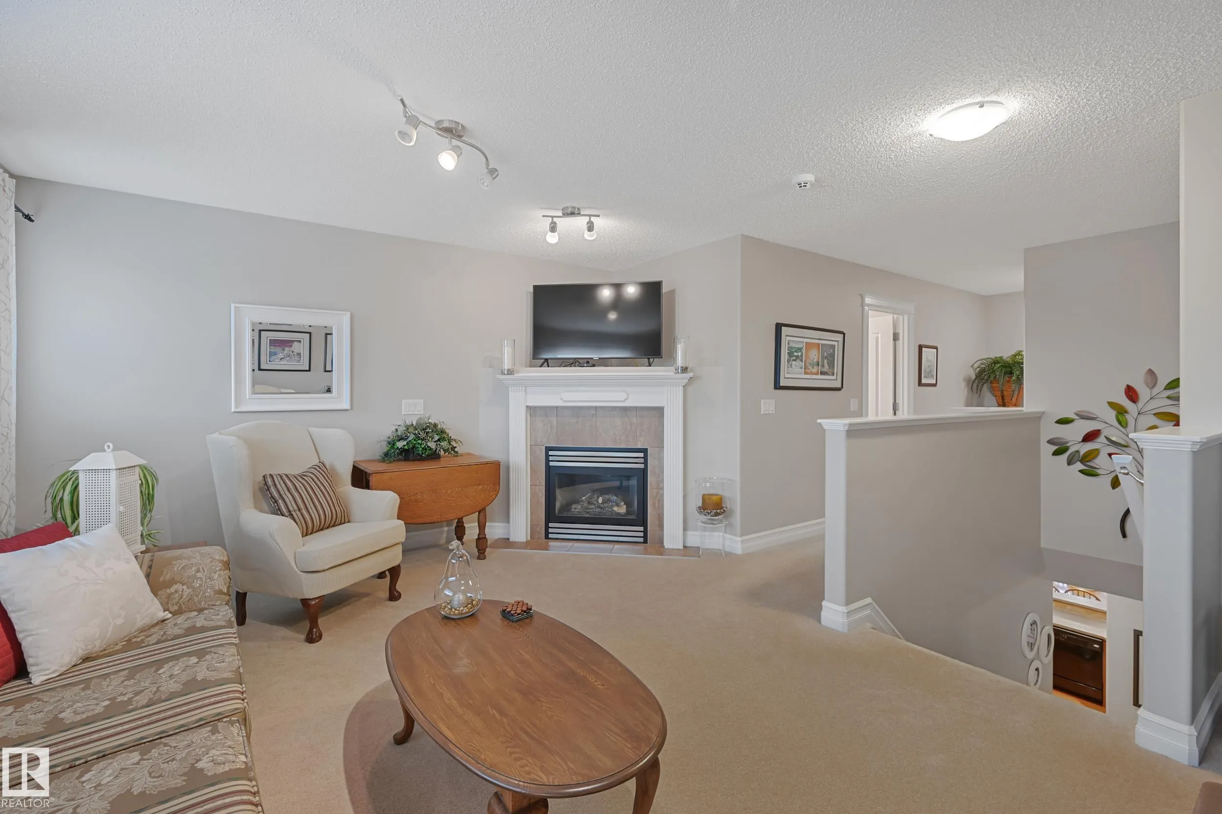 7 SPRING GROVE Crescent