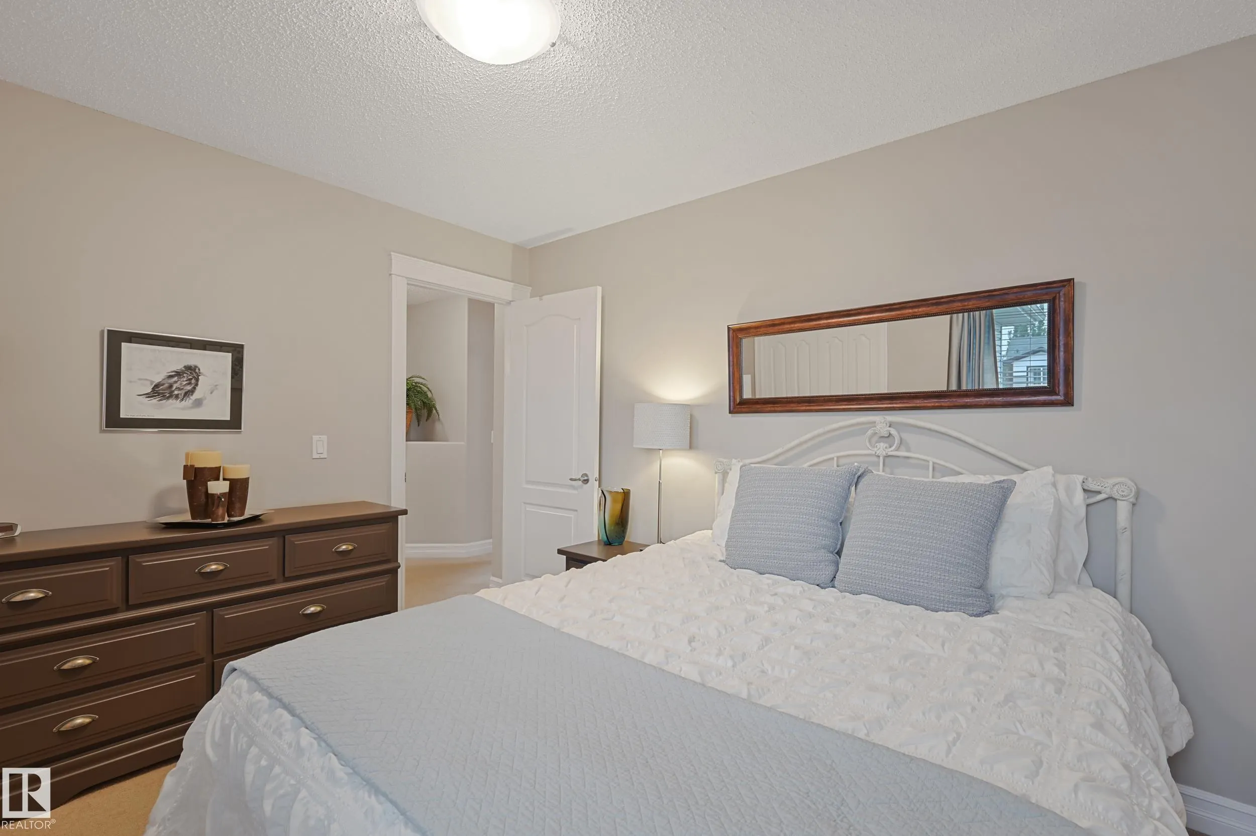 7 SPRING GROVE Crescent