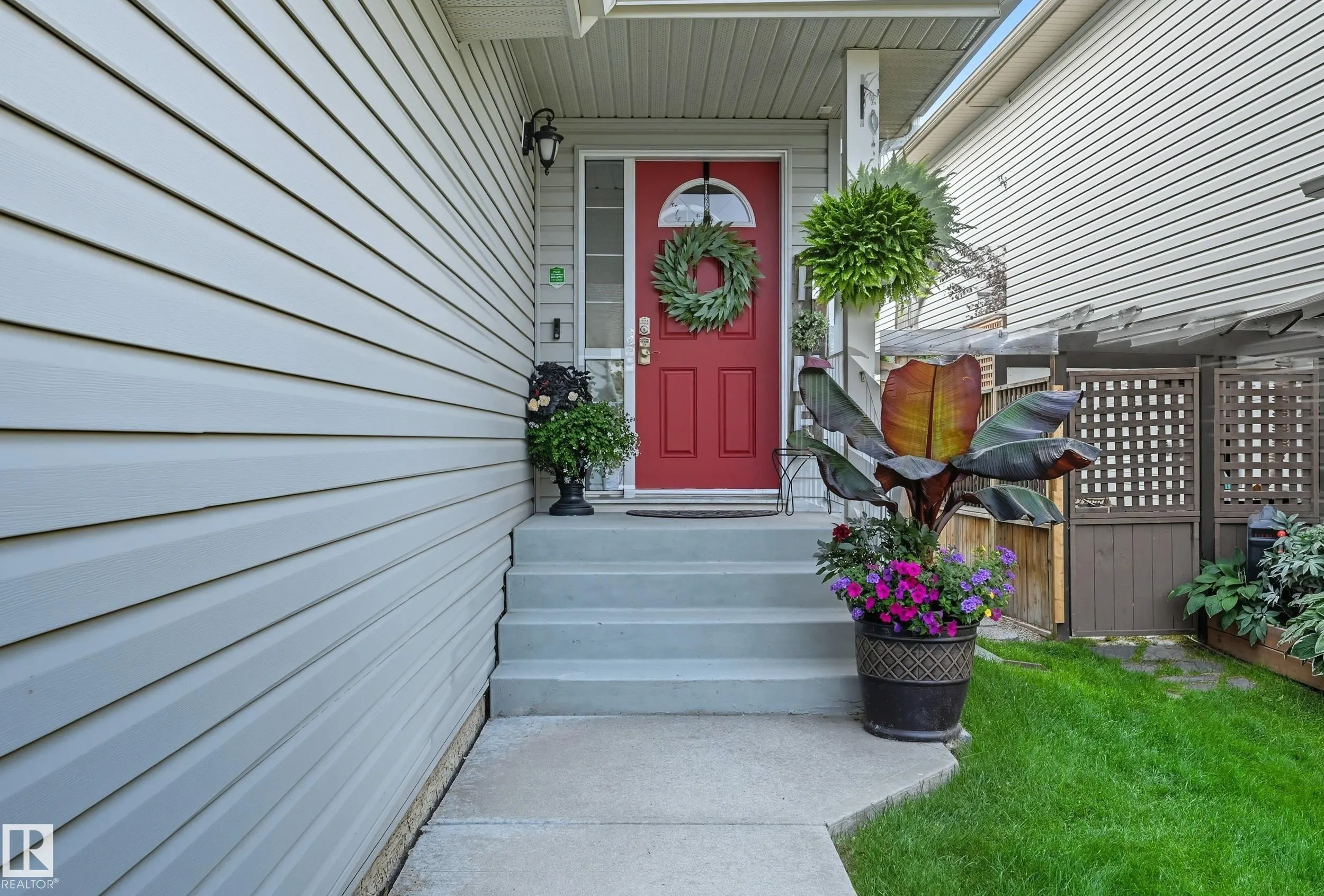 7 SPRING GROVE Crescent