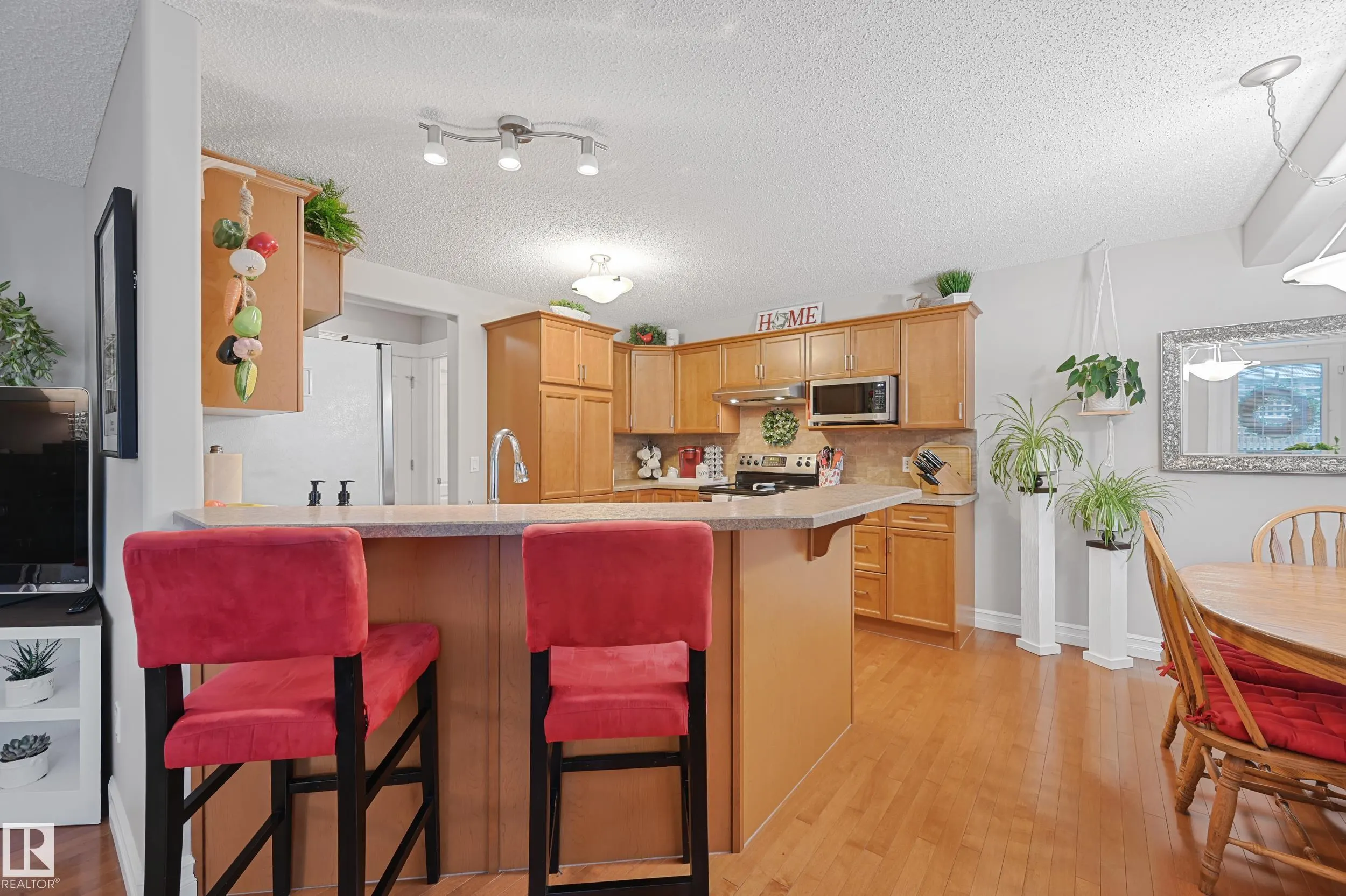 7 SPRING GROVE Crescent