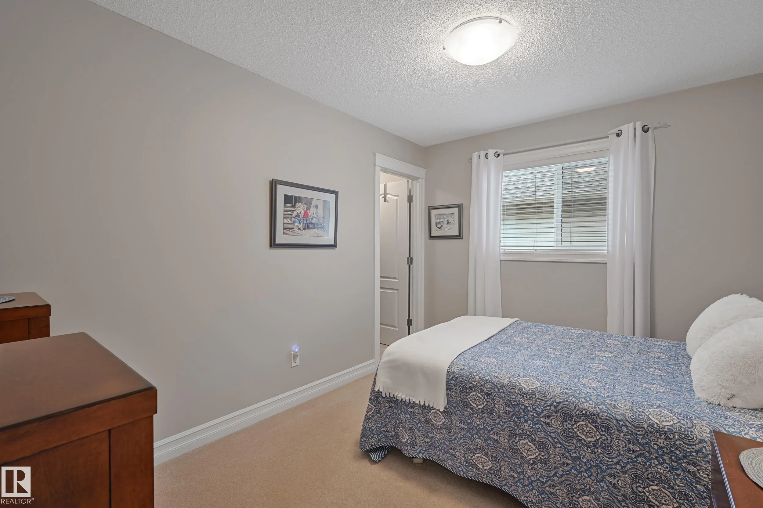 7 SPRING GROVE Crescent