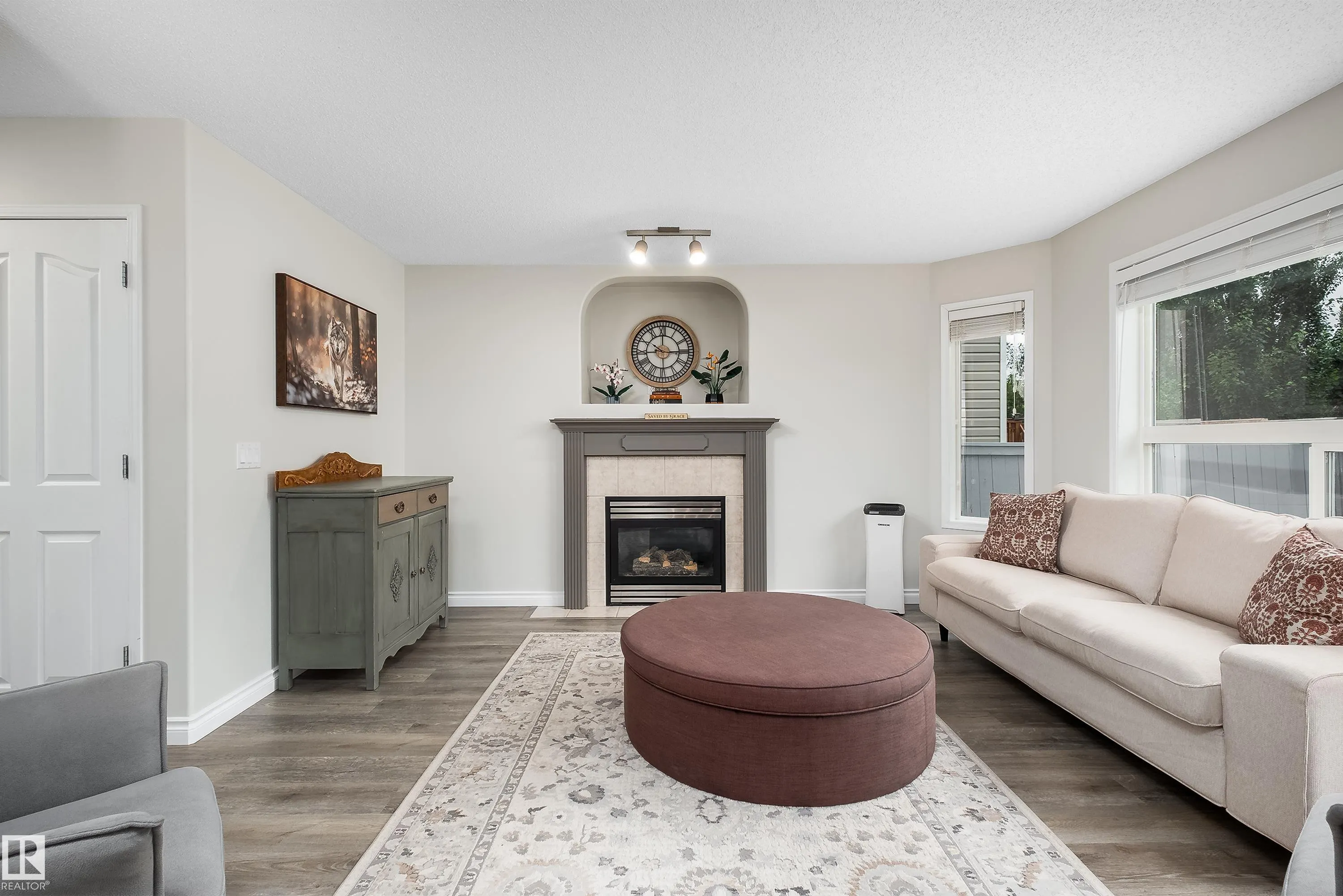 8 Cote Close