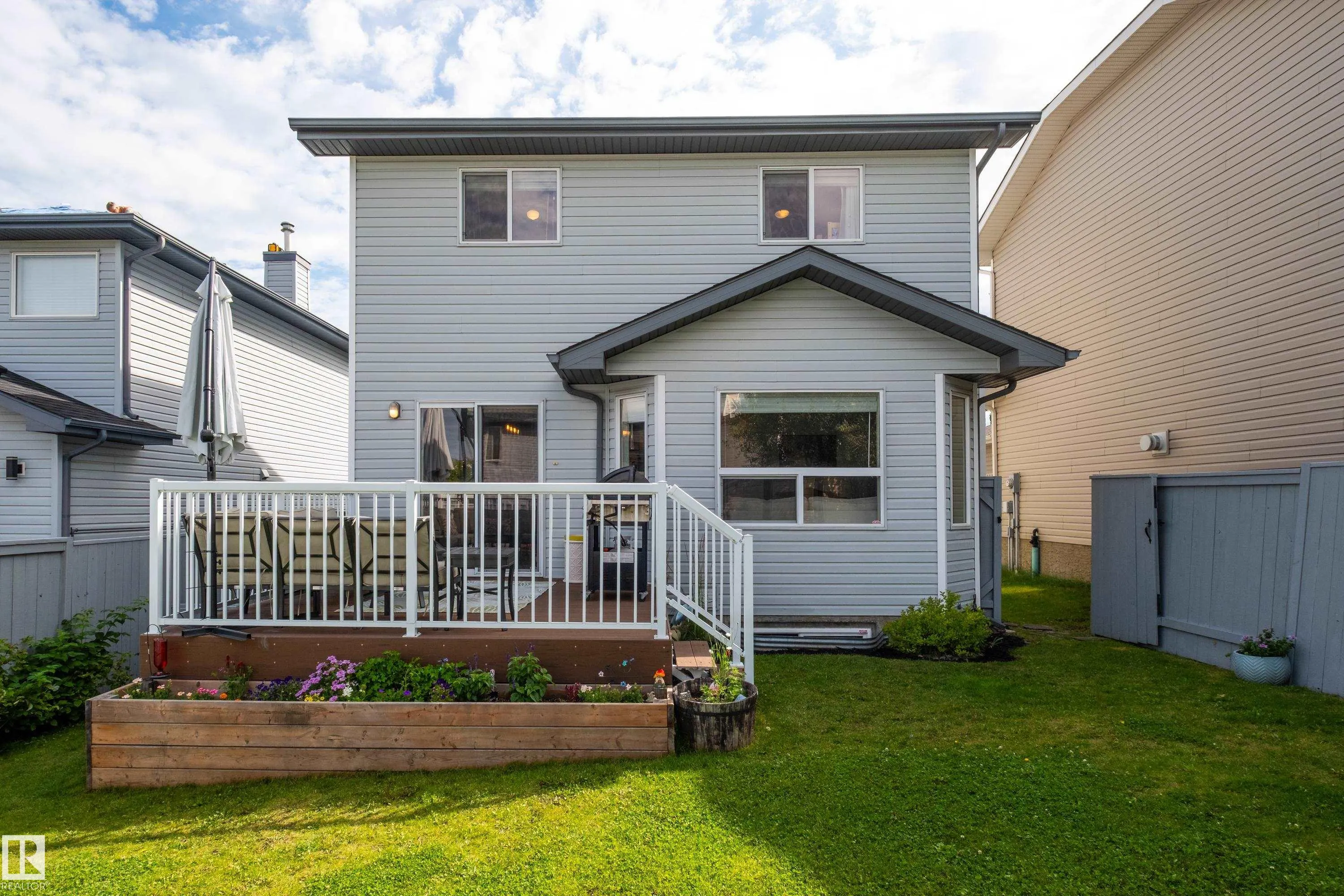 8 Cote Close