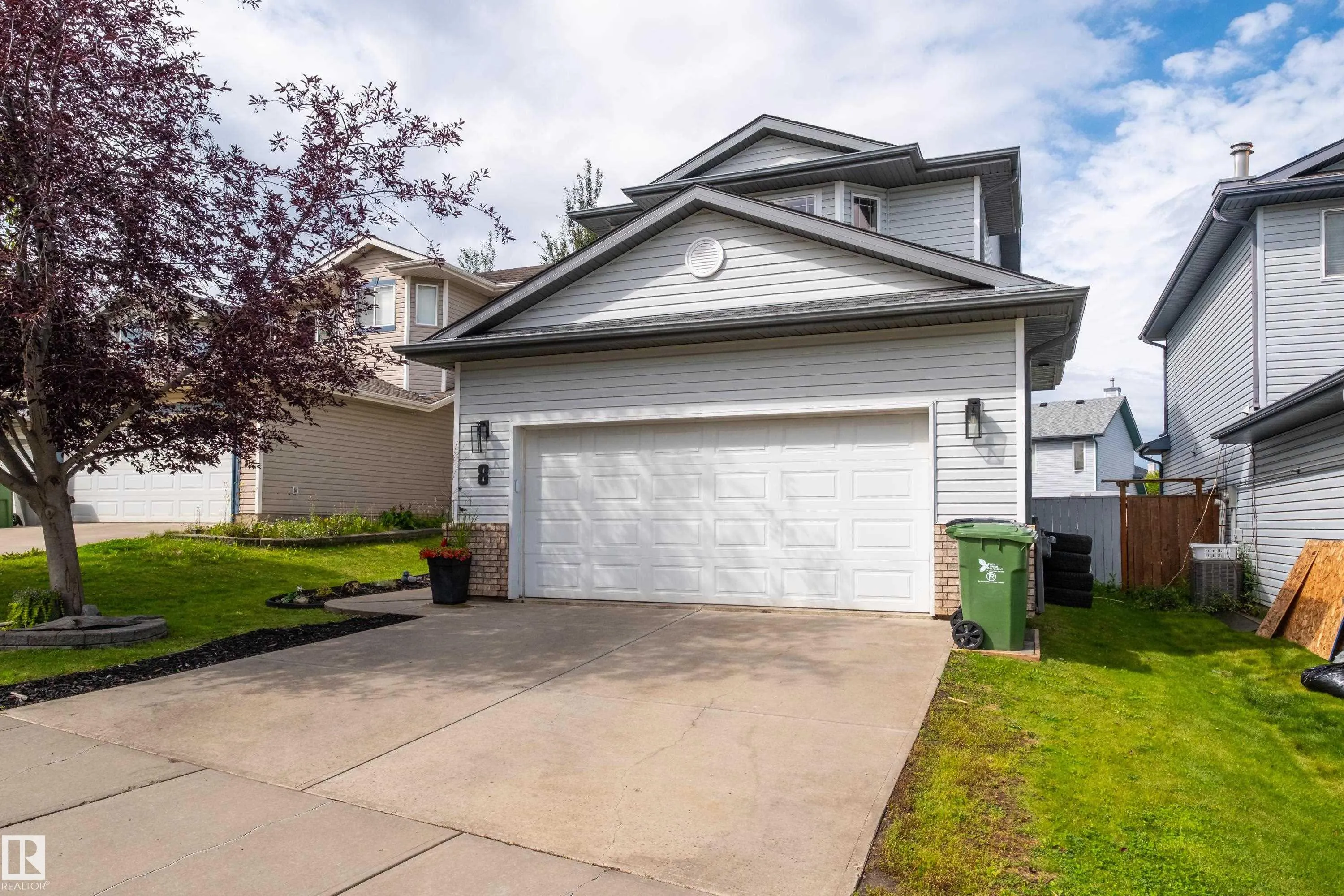 8 Cote Close