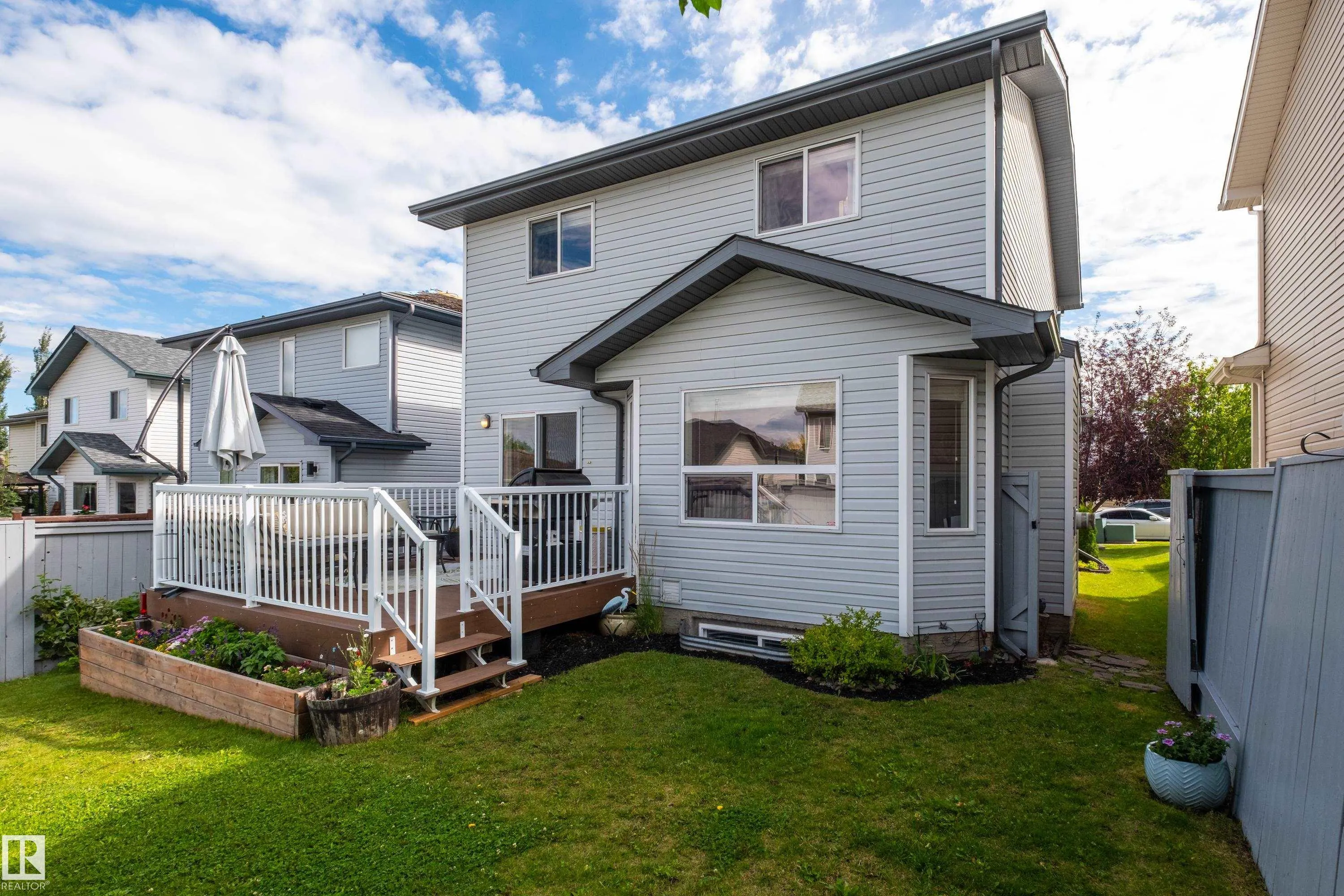 8 Cote Close