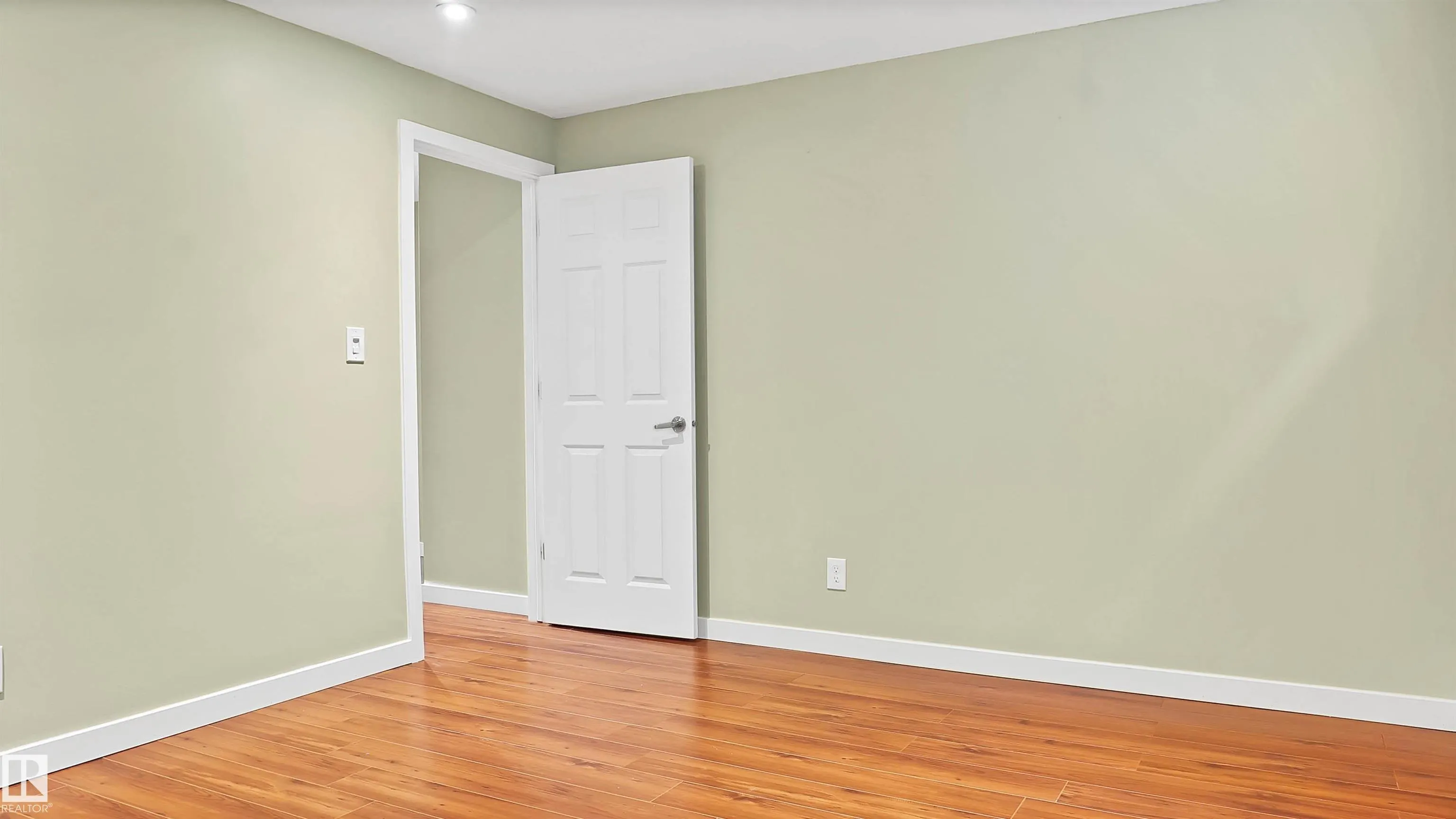 5168 SUNVIEW Drive