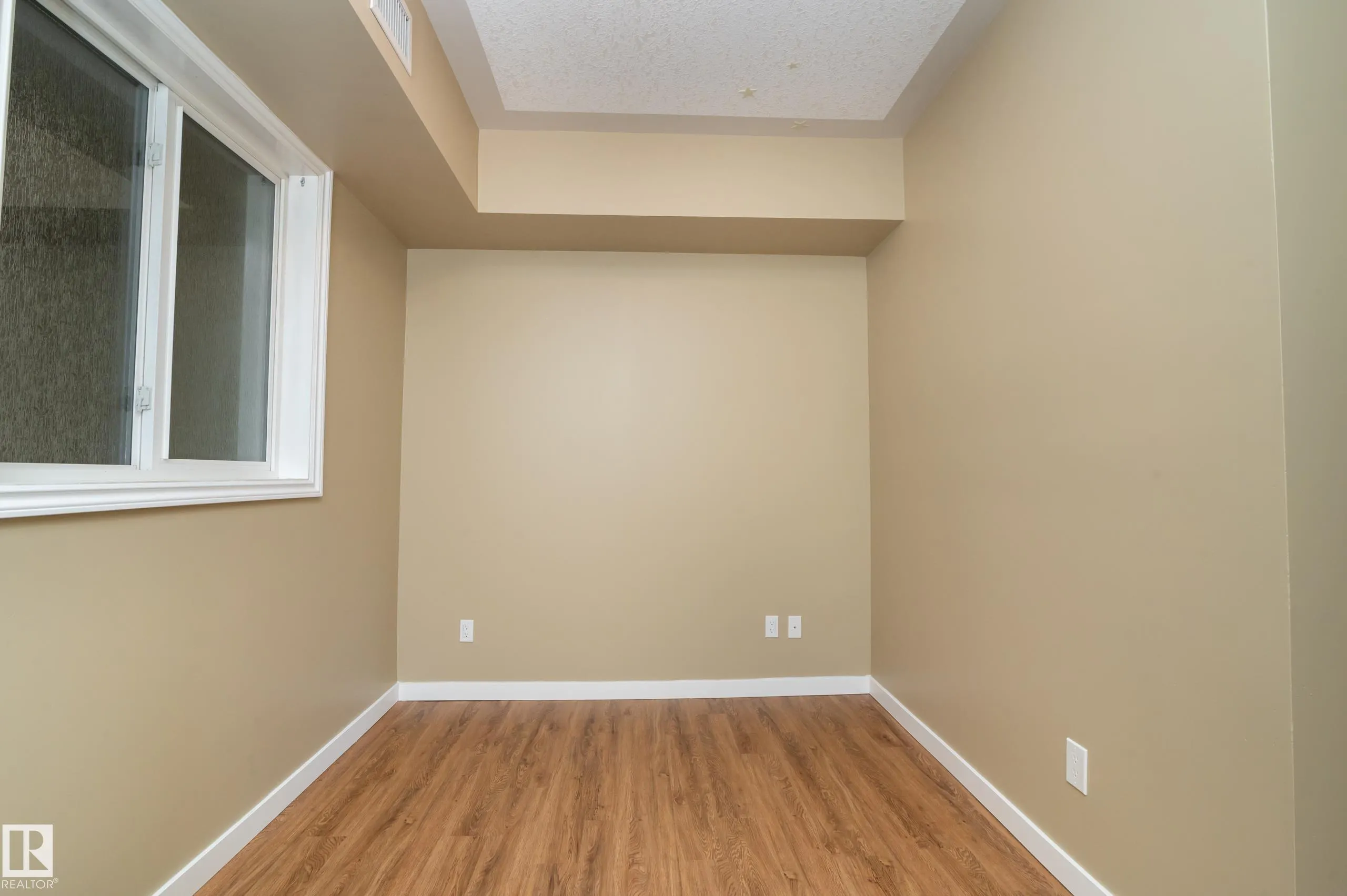 10606 102 Avenue