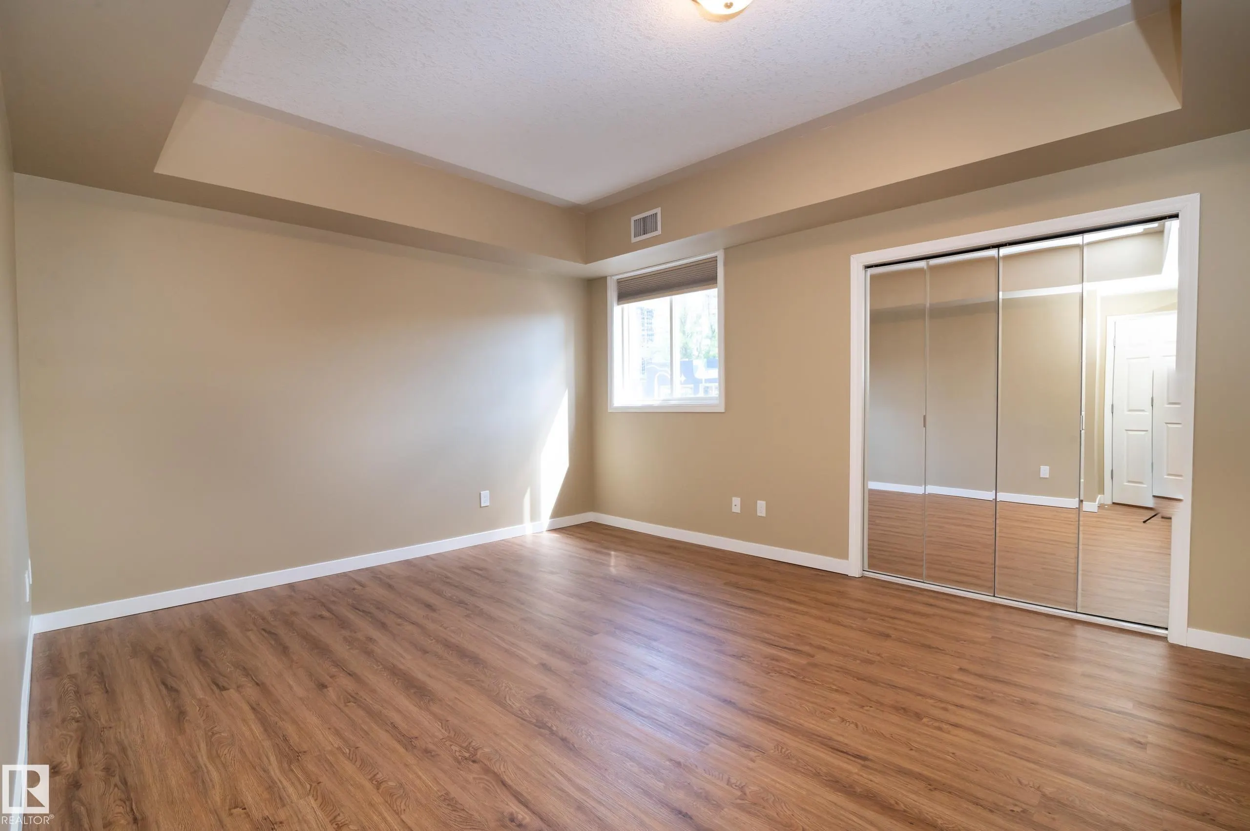 10606 102 Avenue