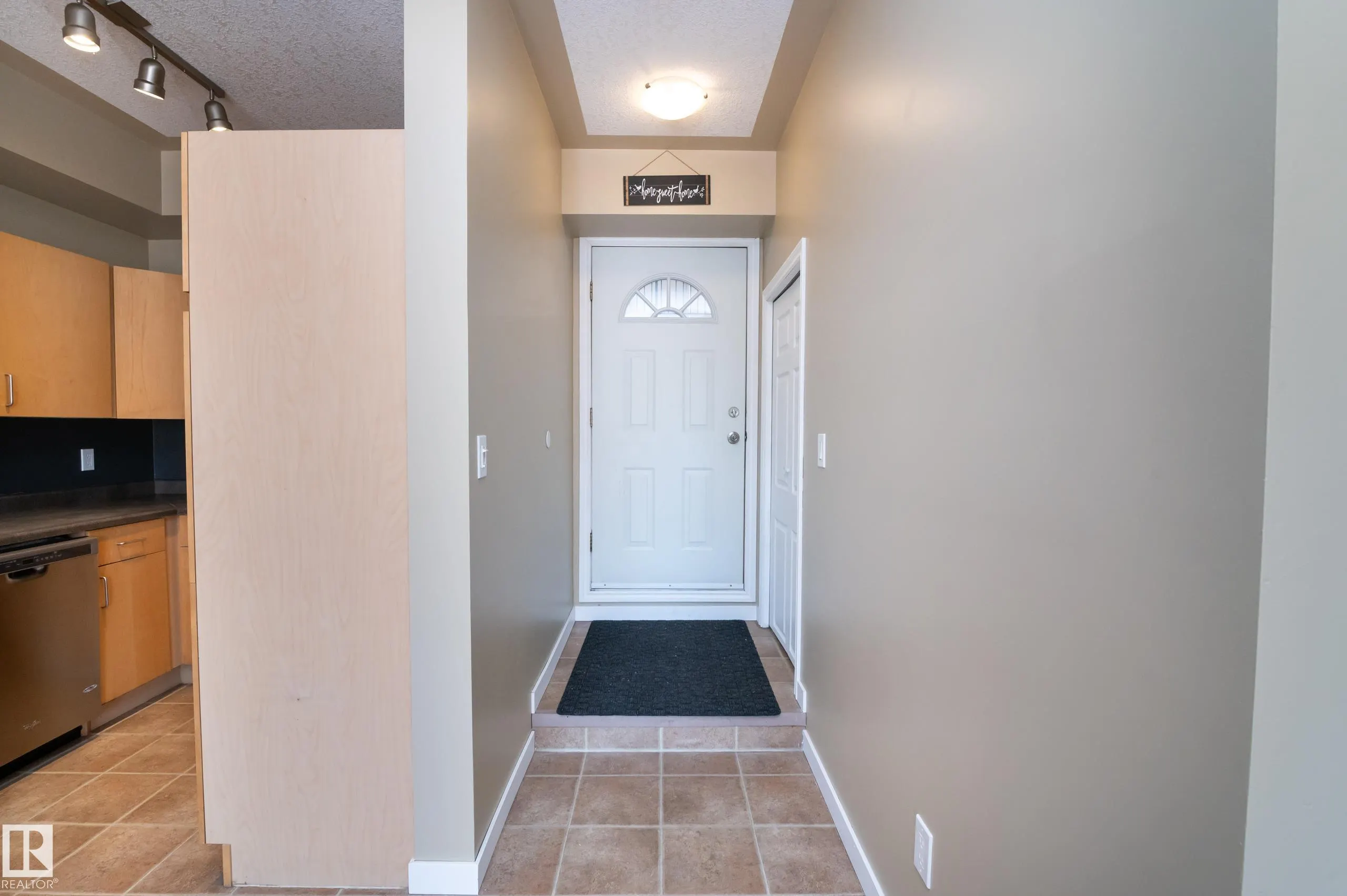 10606 102 Avenue