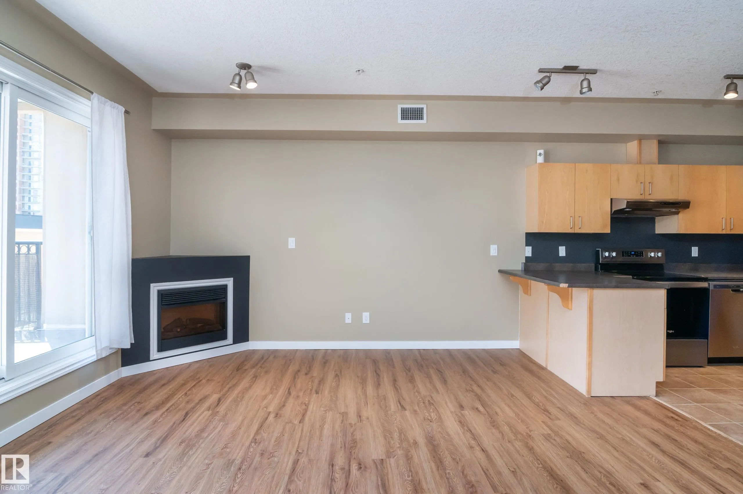 10606 102 Avenue