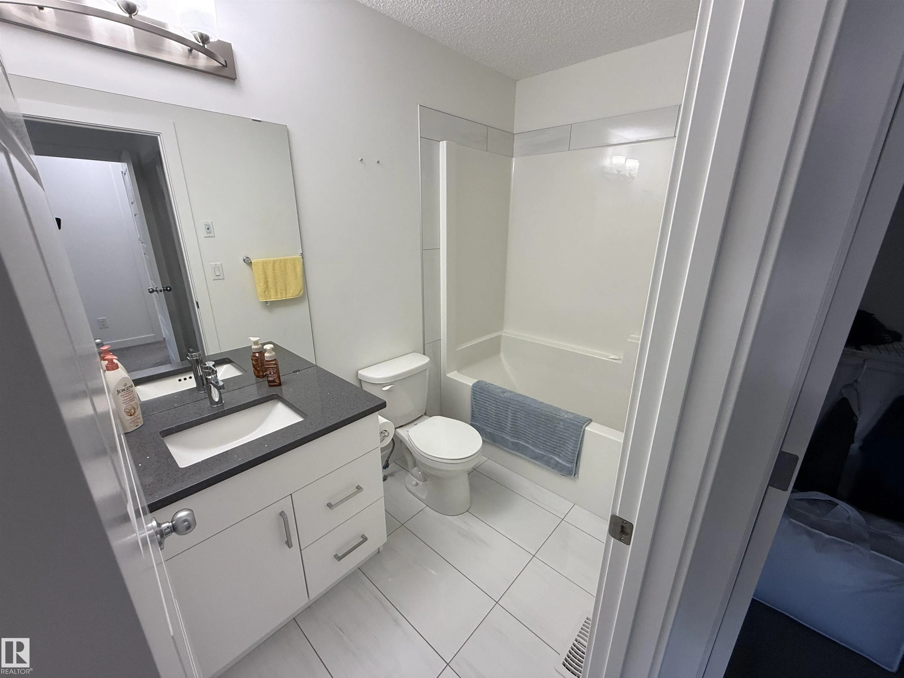20303 16 Avenue