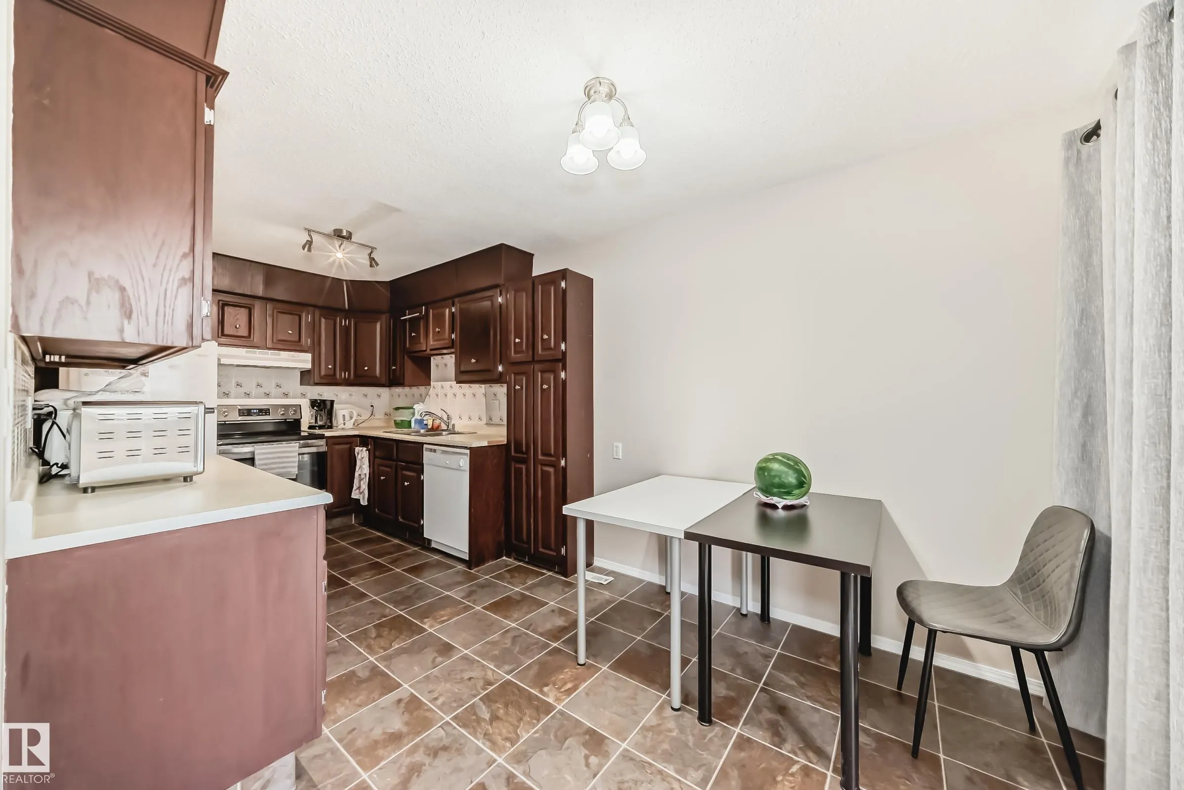 10614 BEAUMARIS Road