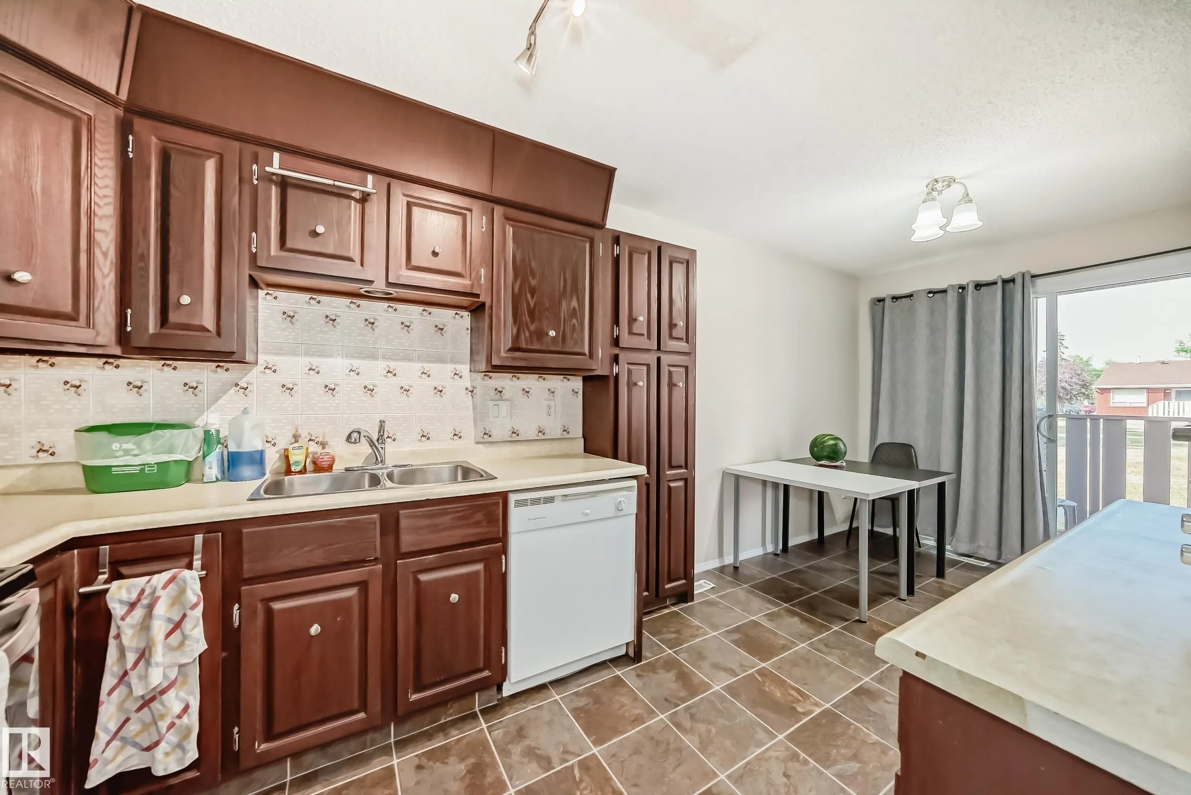 10614 BEAUMARIS Road