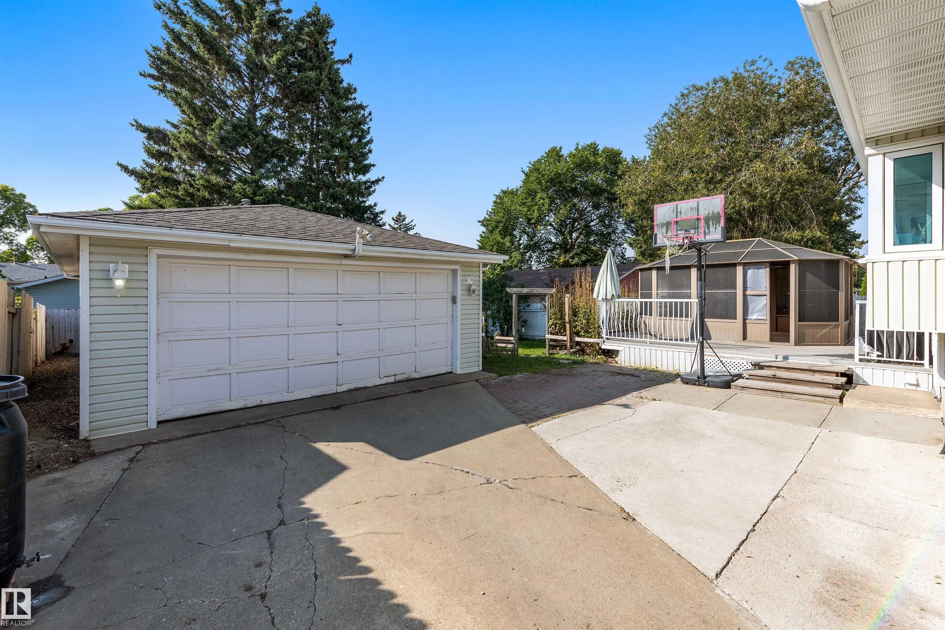 26 PEACOCK Drive
