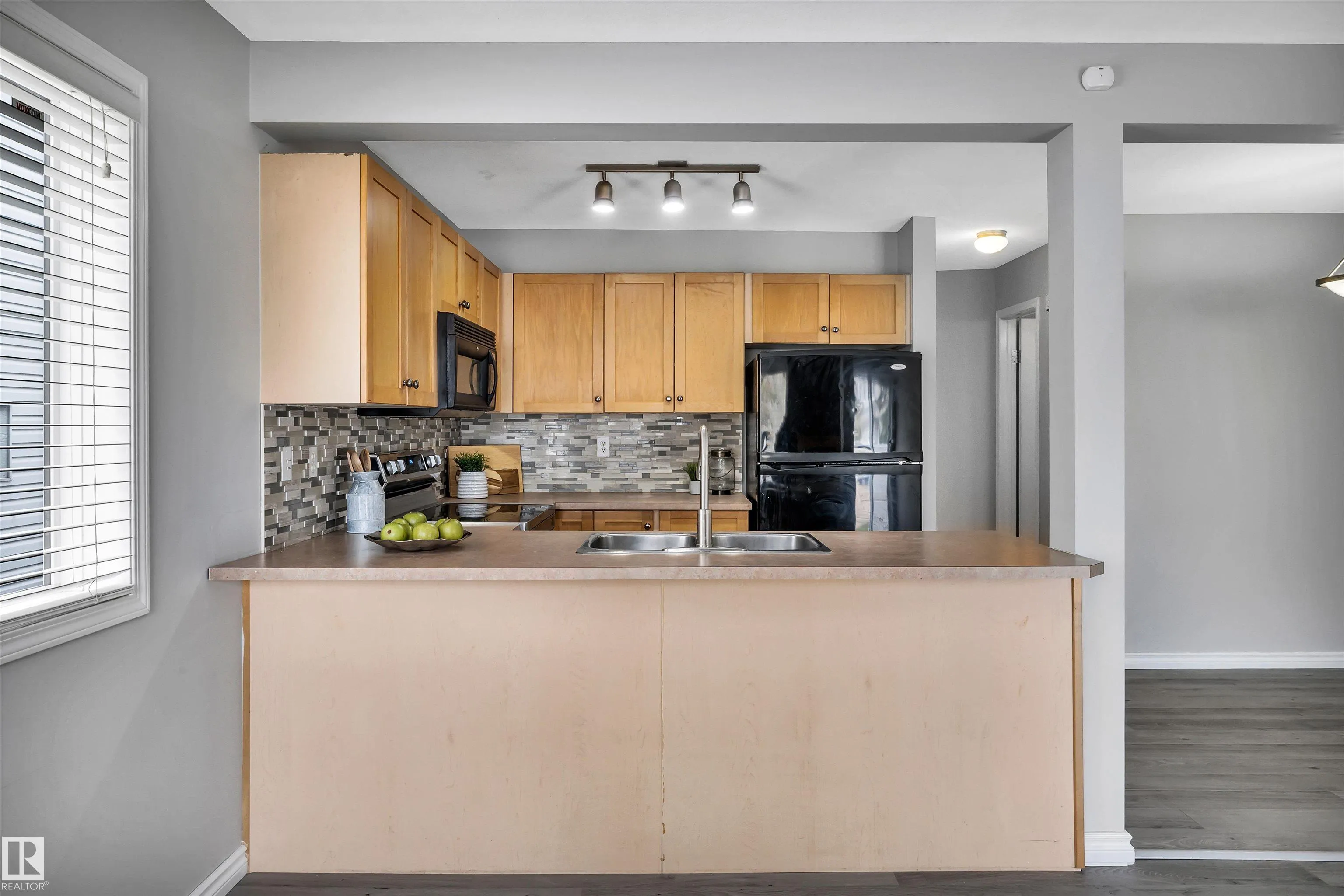 230 EDWARDS Drive