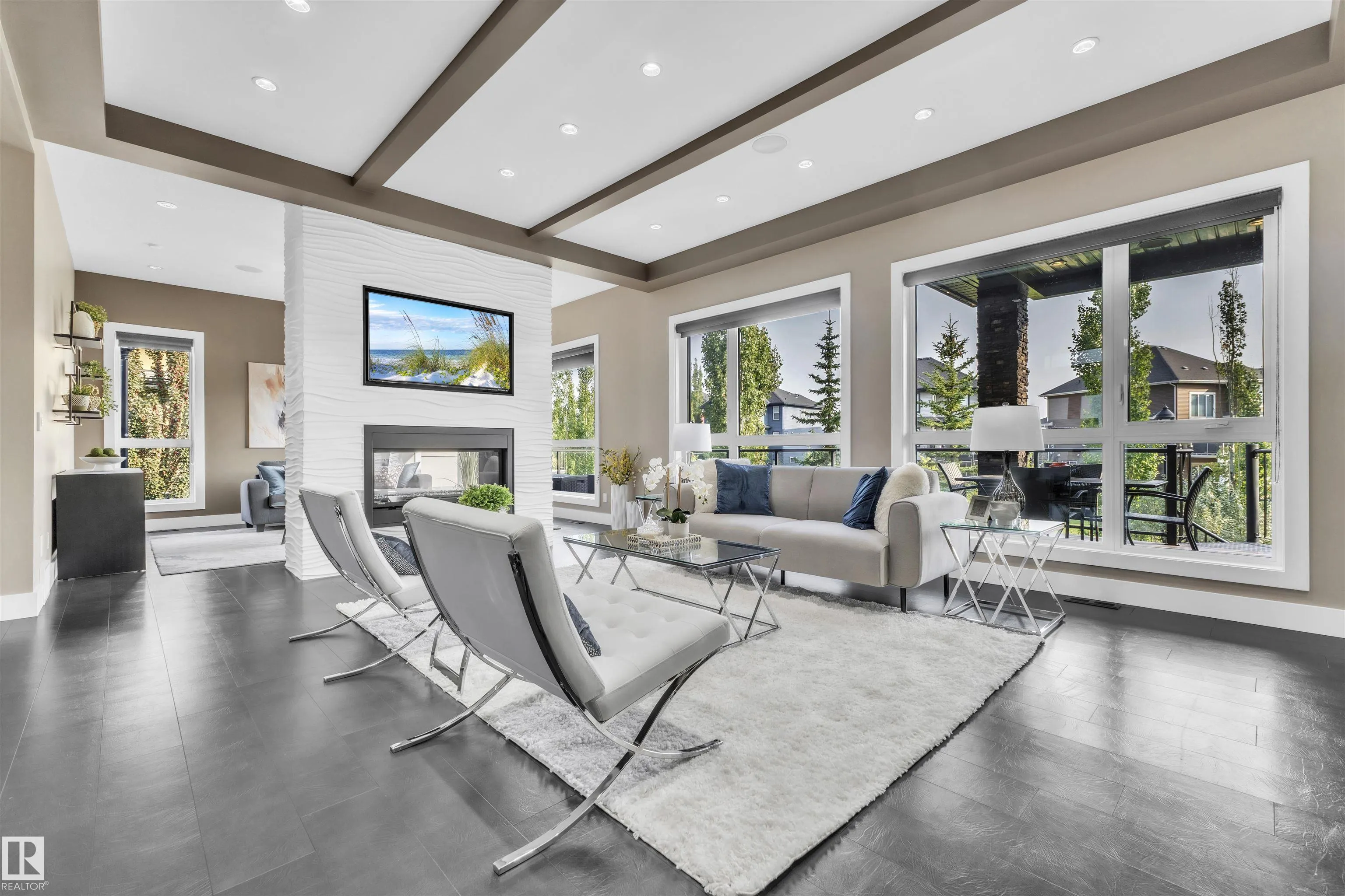 4727 WOOLSEY Common
