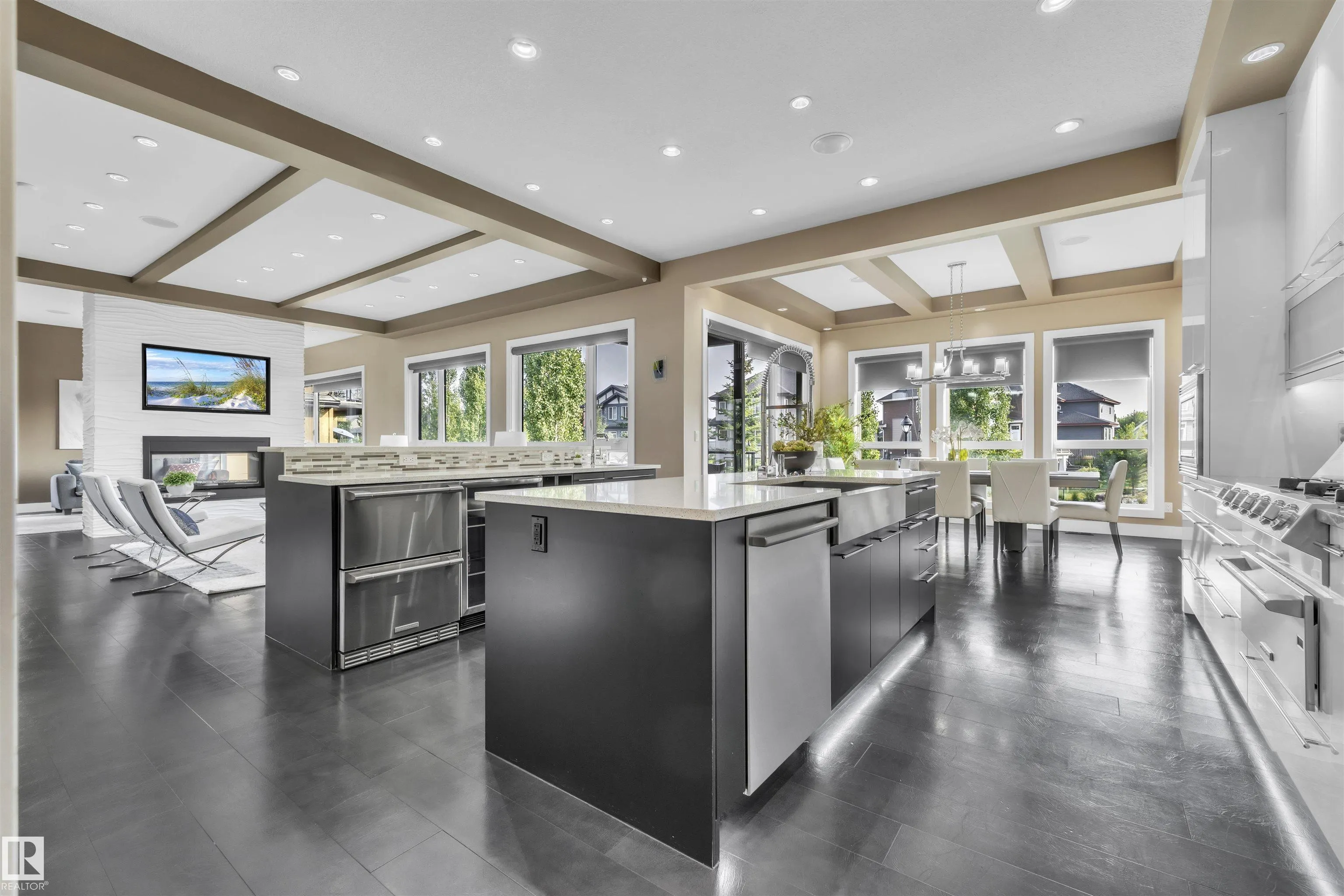 4727 WOOLSEY Common
