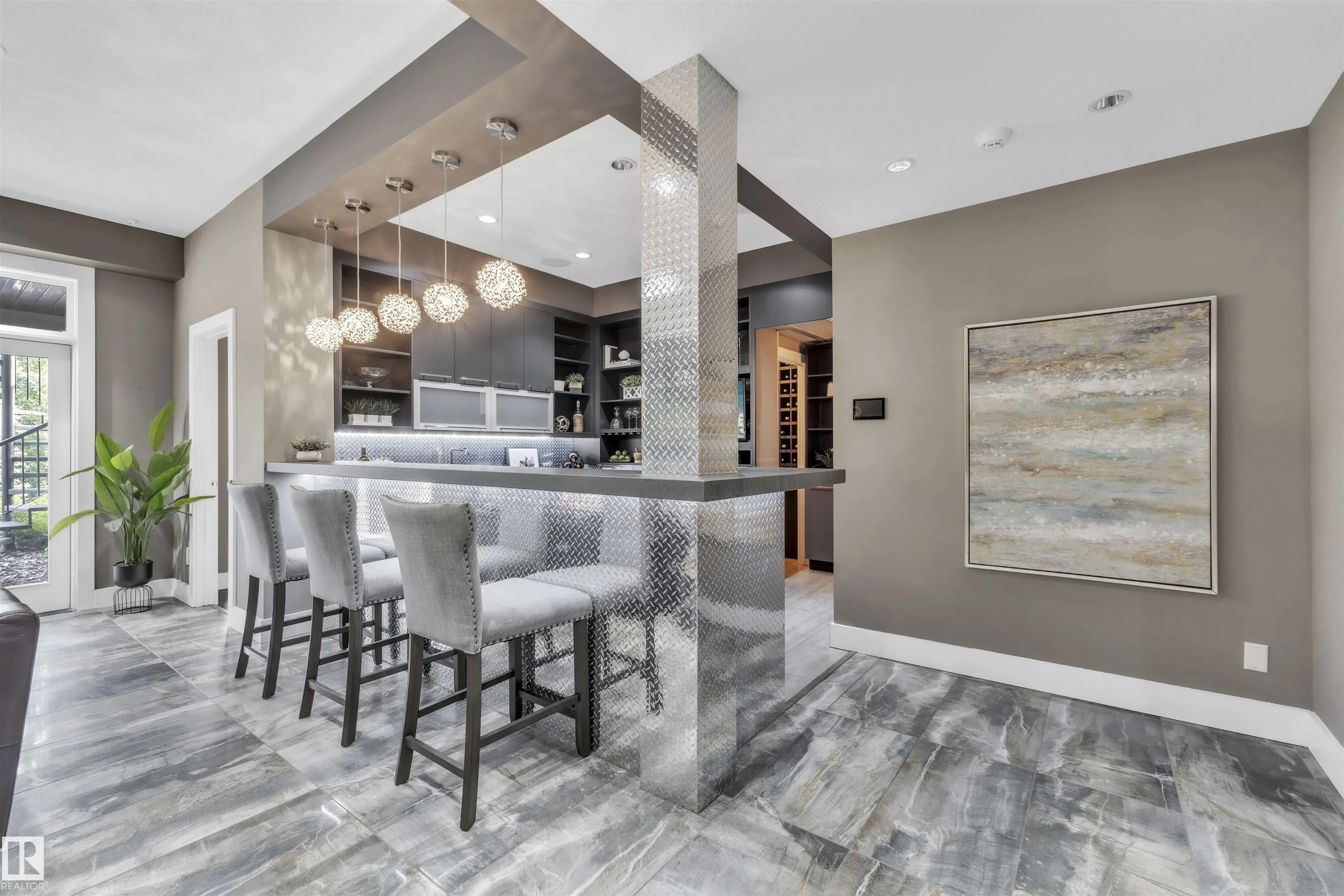 4727 WOOLSEY Common
