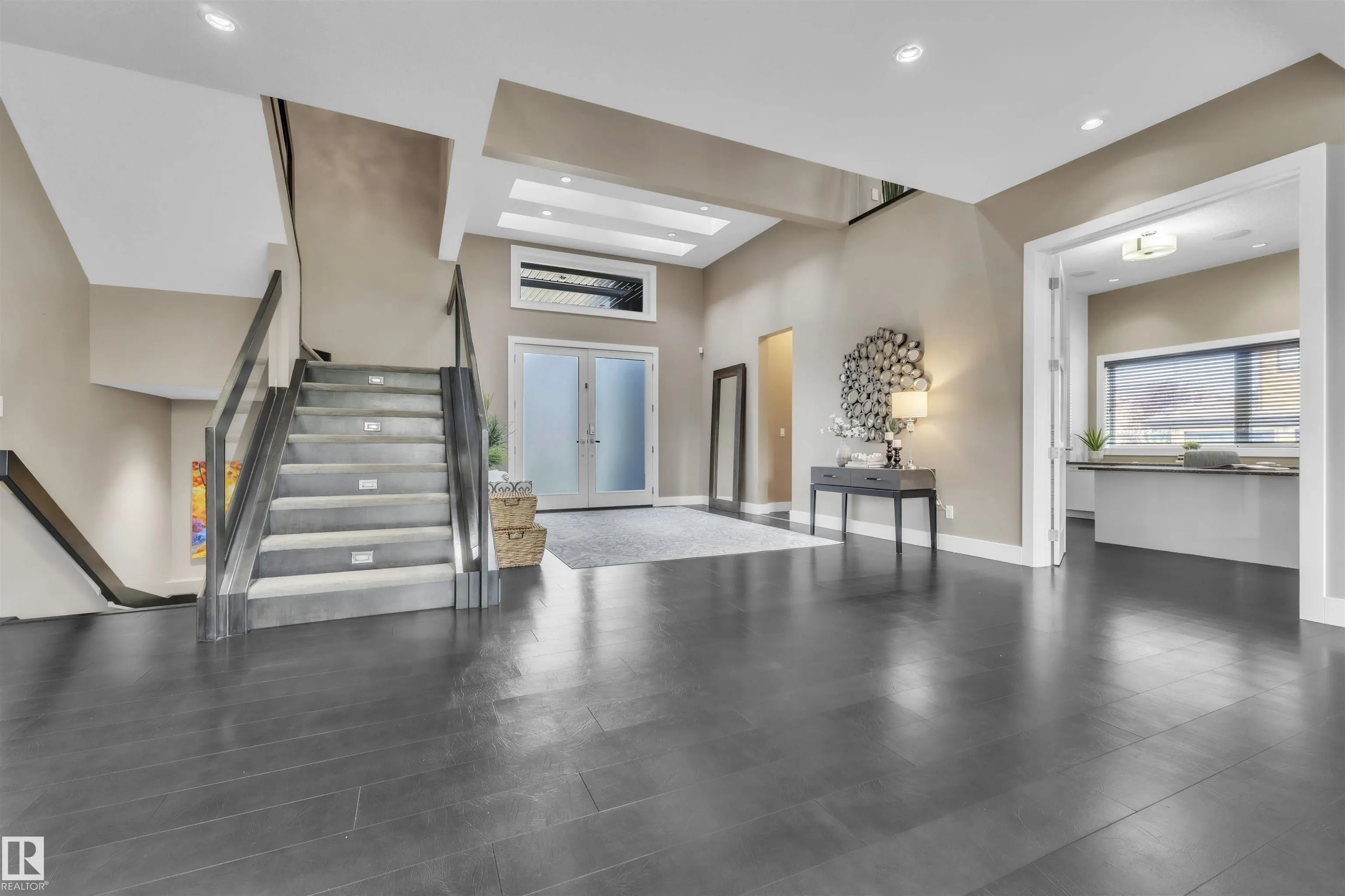 4727 WOOLSEY Common