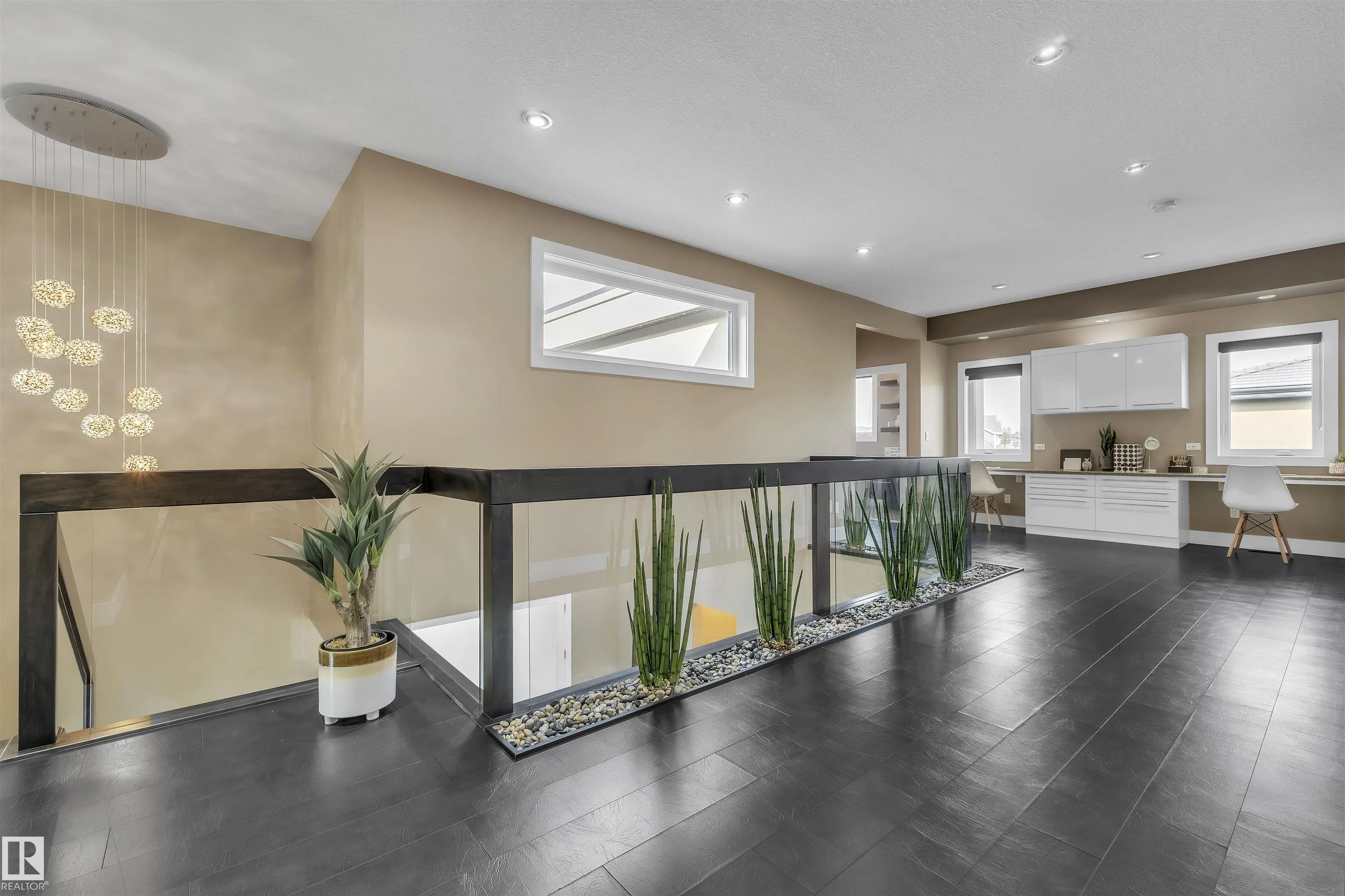 4727 WOOLSEY Common