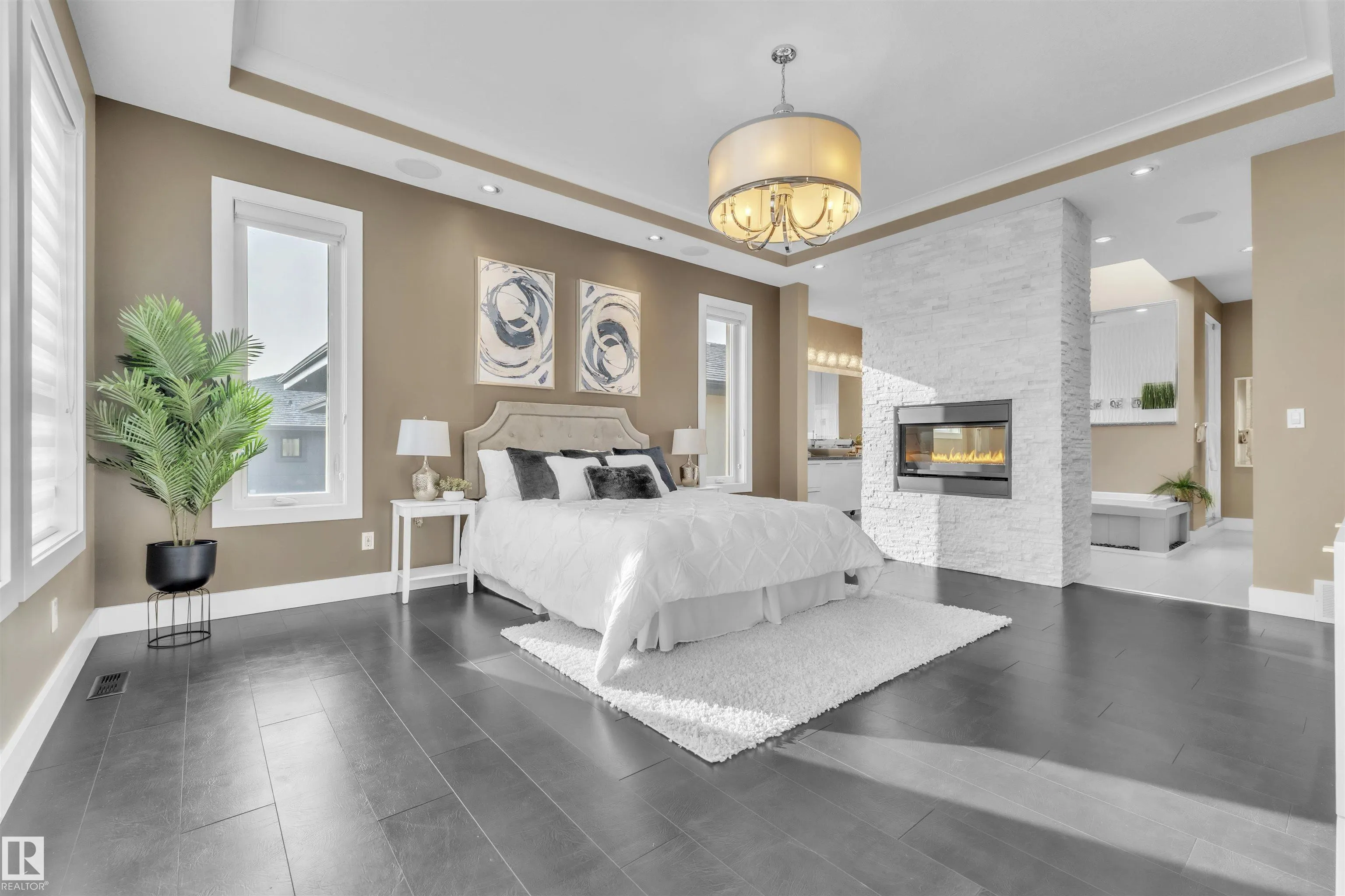 4727 WOOLSEY Common