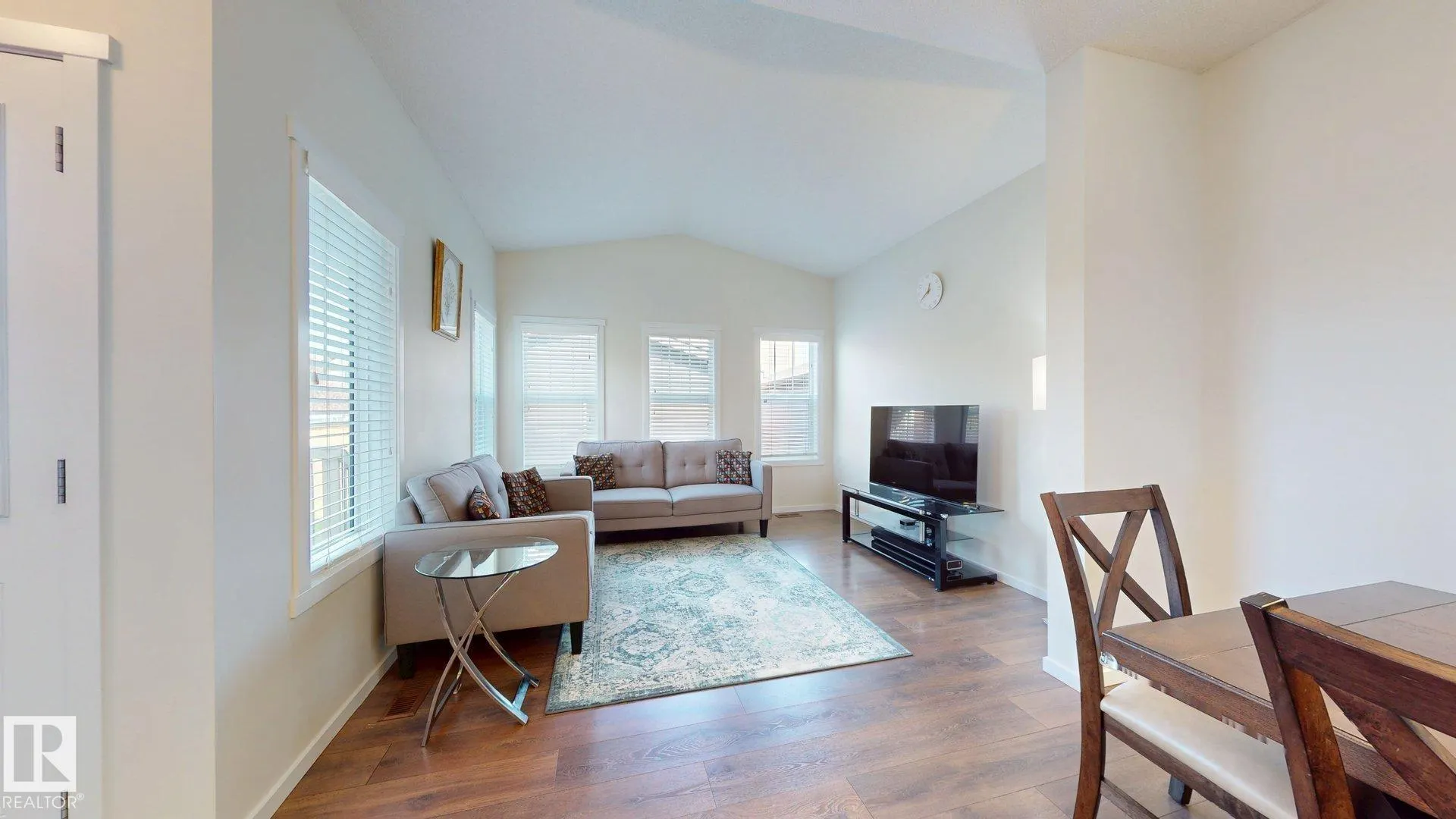 467 ORCHARDS Boulevard