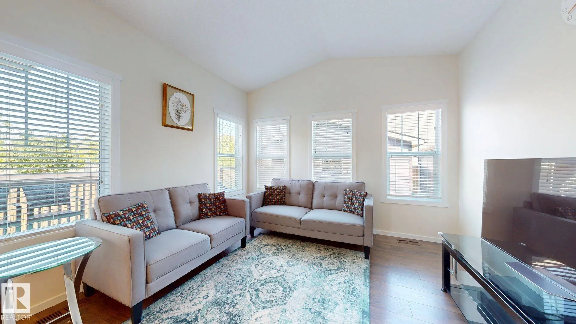 467 ORCHARDS Boulevard